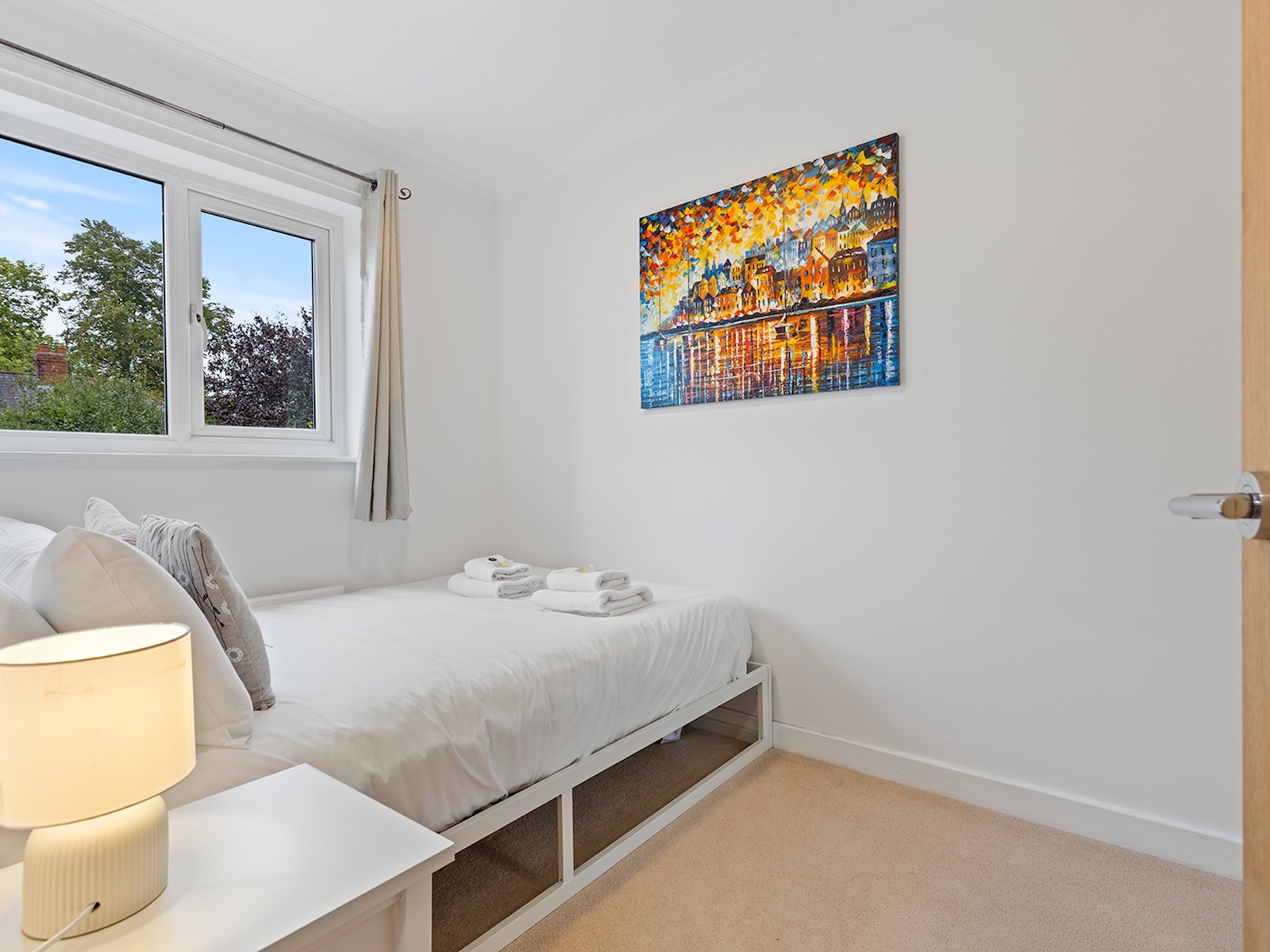 View Beautiful Renovated Central Home in York with Free Parking | Pass The Keys in 20 Scaife Gardens YO31 8HX Beautiful Renovated Central Home in York with Free Parking | Pass The Keys in 20 Scaife Gardens YO31 8HX - Property image 14 - VivreStays
