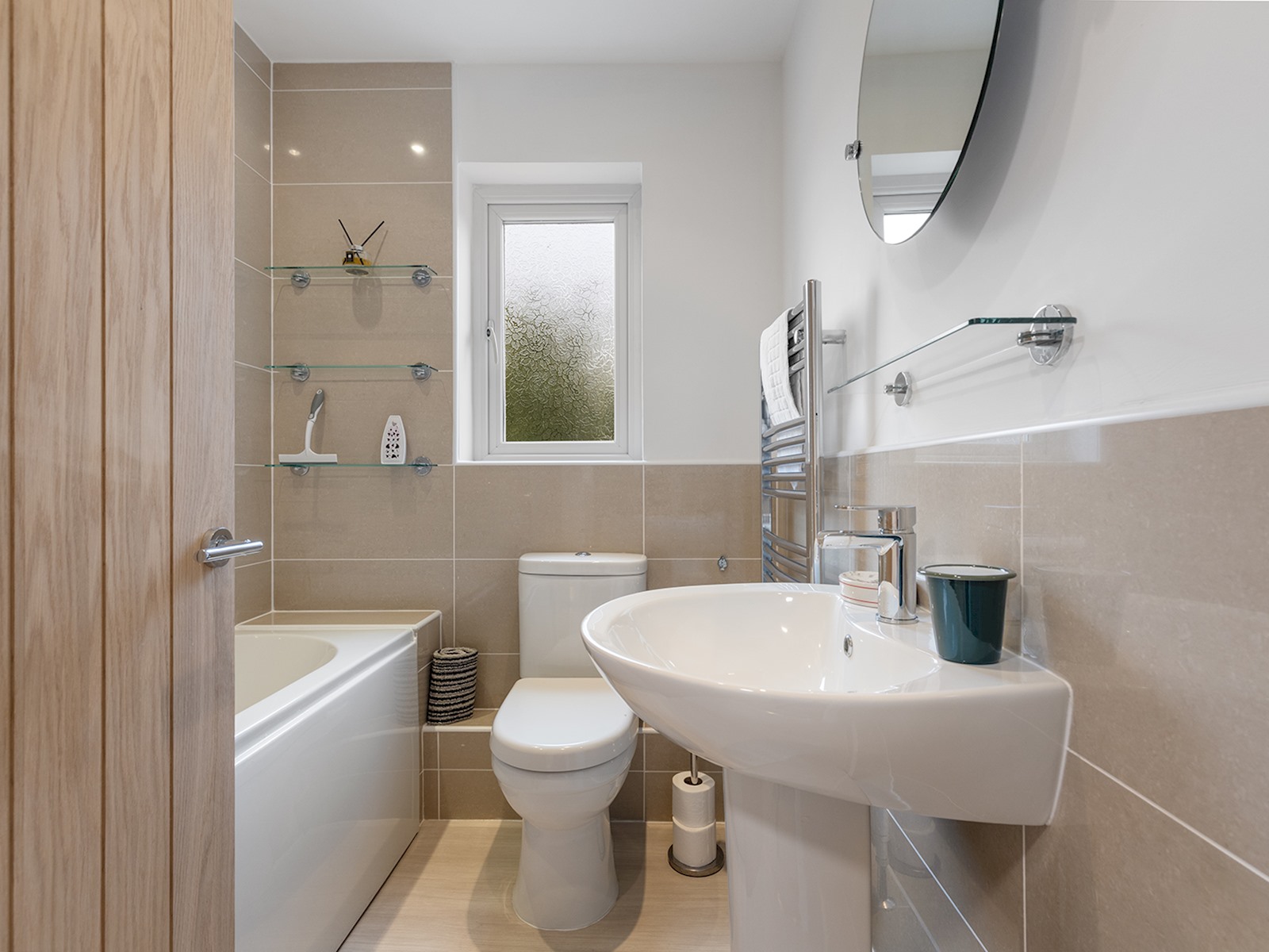 View Beautiful Renovated Central Home in York with Free Parking | Pass The Keys in 20 Scaife Gardens YO31 8HX Beautiful Renovated Central Home in York with Free Parking | Pass The Keys in 20 Scaife Gardens YO31 8HX - Property image 15 - VivreStays