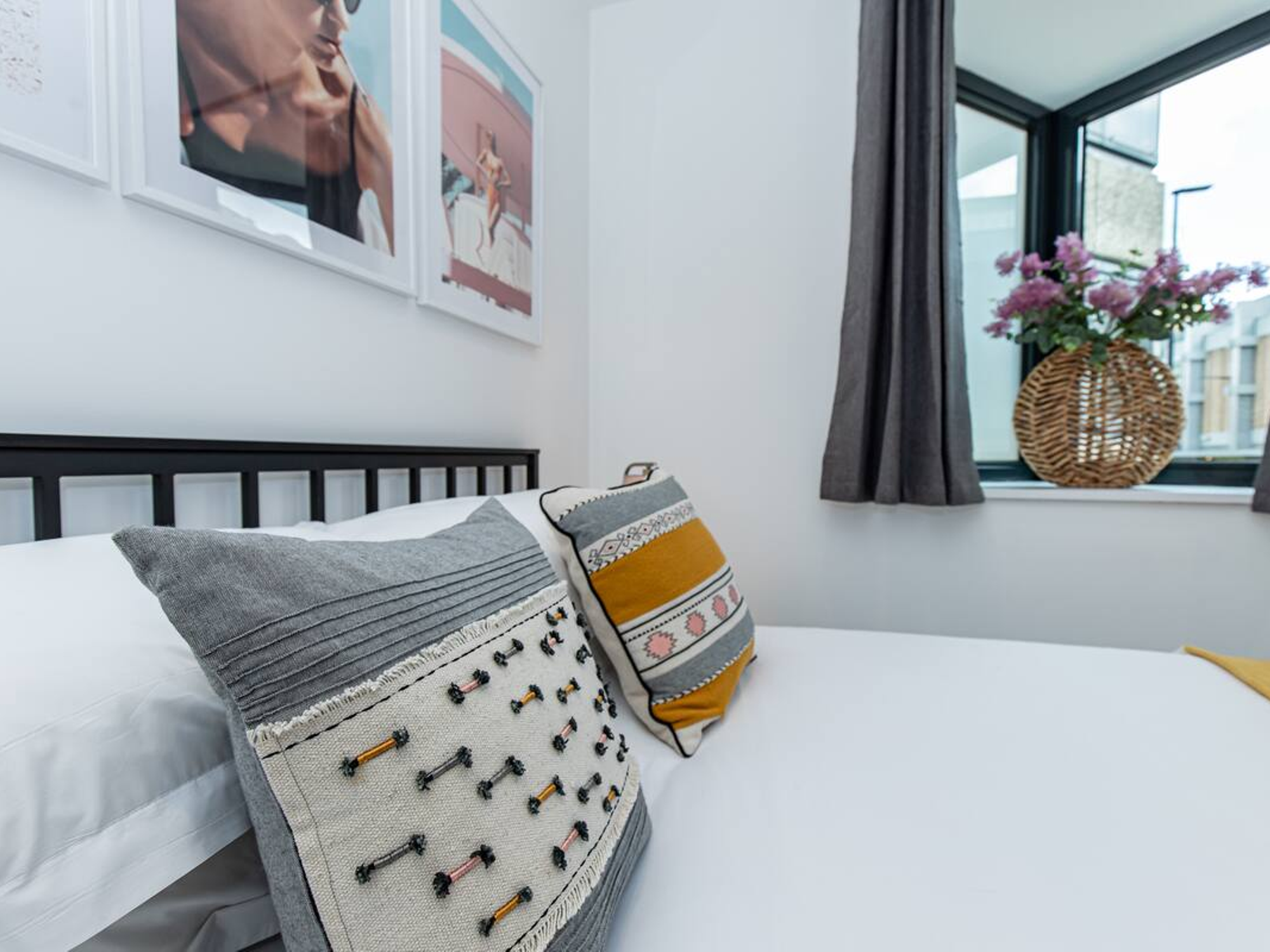 Pass the Keys | Oxford Castle - City Centre Apartment + Balcony in 18 Oxford Castle OX1 1AY - Property image 9 - VivreStays