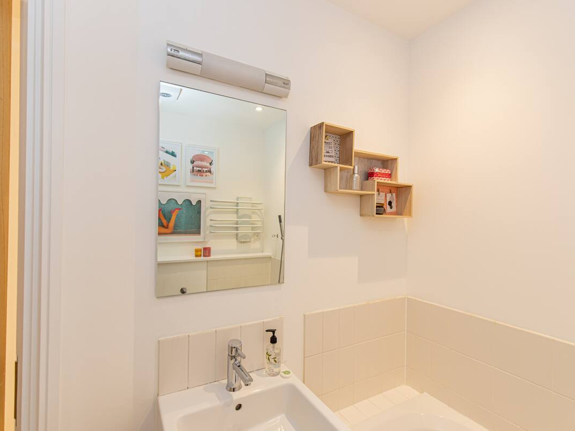 Pass the Keys | Oxford Castle - City Centre Apartment + Balcony in 18 Oxford Castle OX1 1AY - Property image 12 - VivreStays