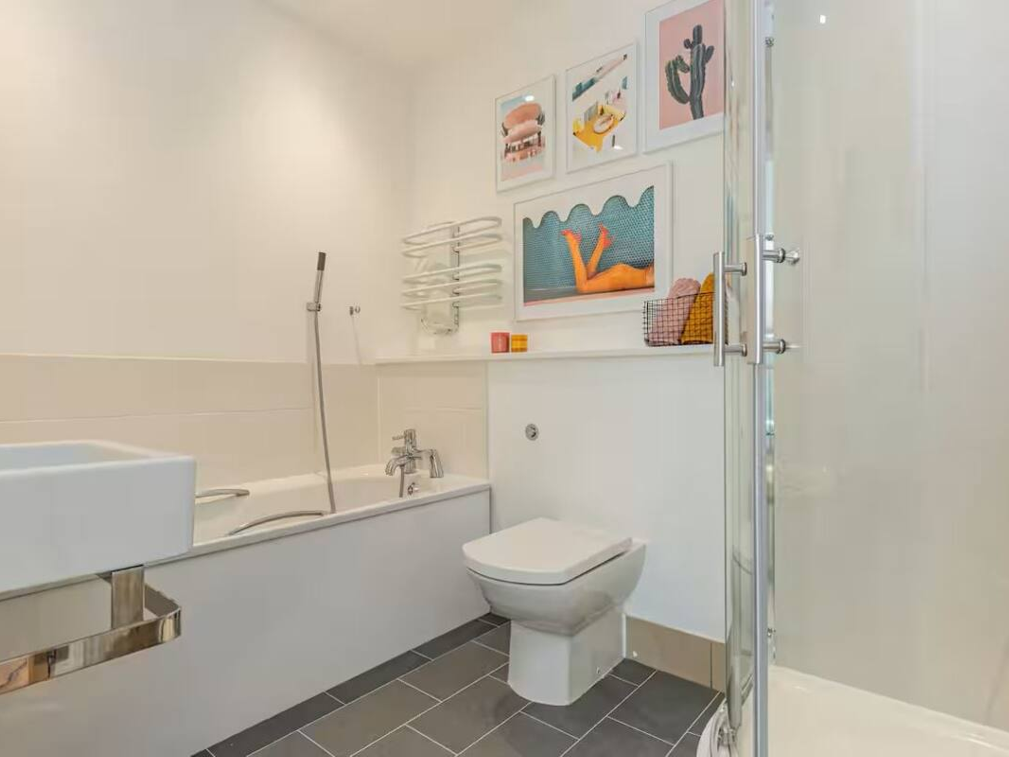 Pass the Keys | Oxford Castle - City Centre Apartment + Balcony in 18 Oxford Castle OX1 1AY - Property image 13 - VivreStays