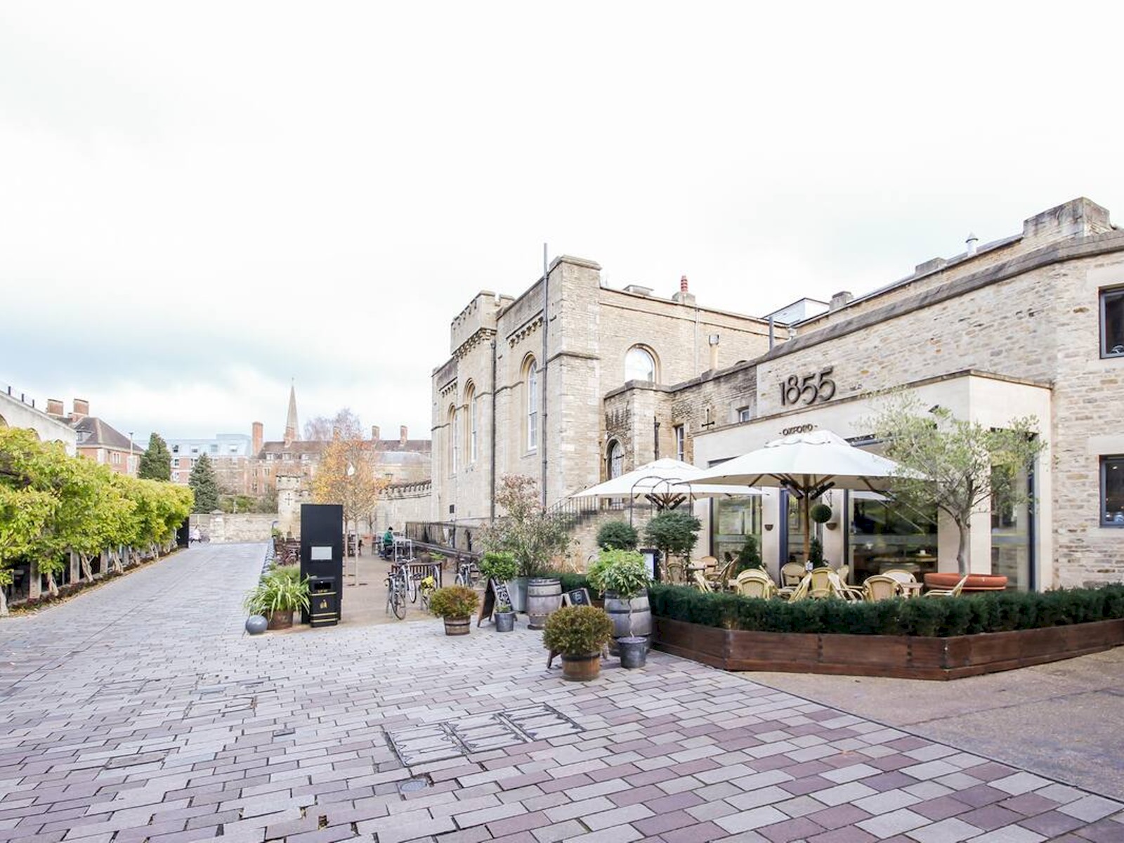 Pass the Keys | Oxford Castle - City Centre Apartment + Balcony in 18 Oxford Castle OX1 1AY - Property image 17 - VivreStays