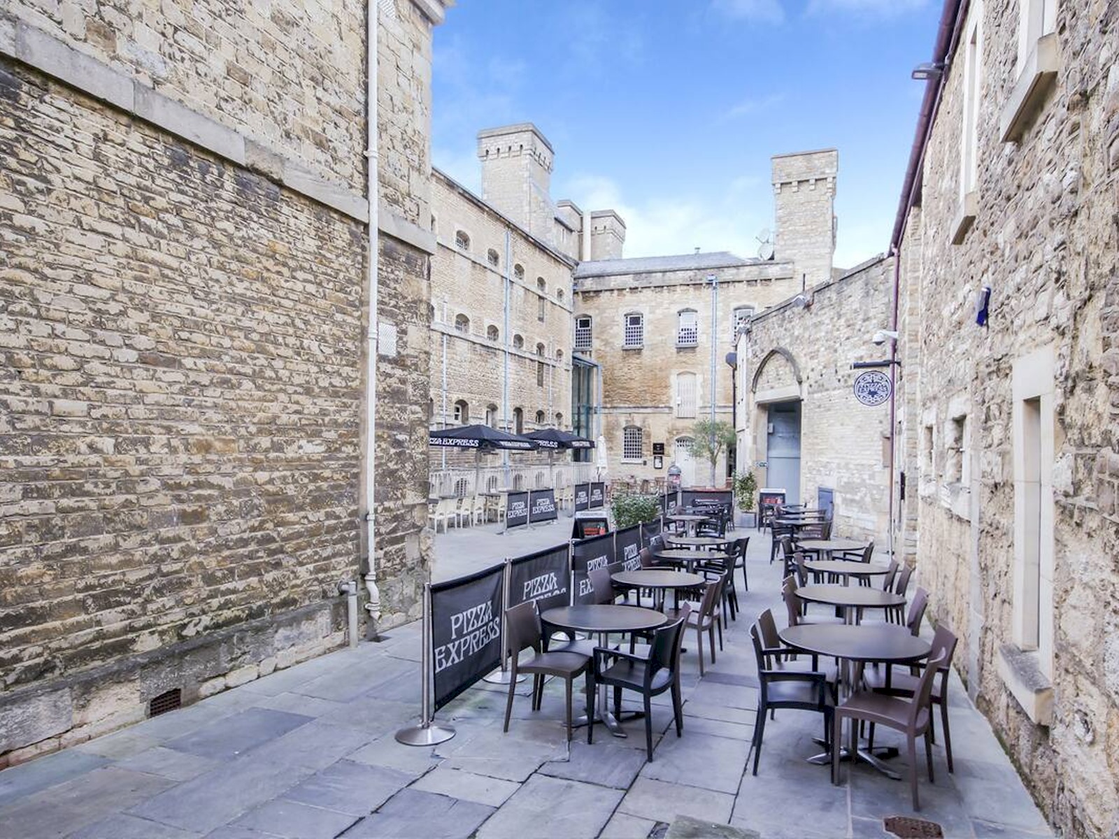 Pass the Keys | Oxford Castle - City Centre Apartment + Balcony in 18 Oxford Castle OX1 1AY - Property image 18 - VivreStays