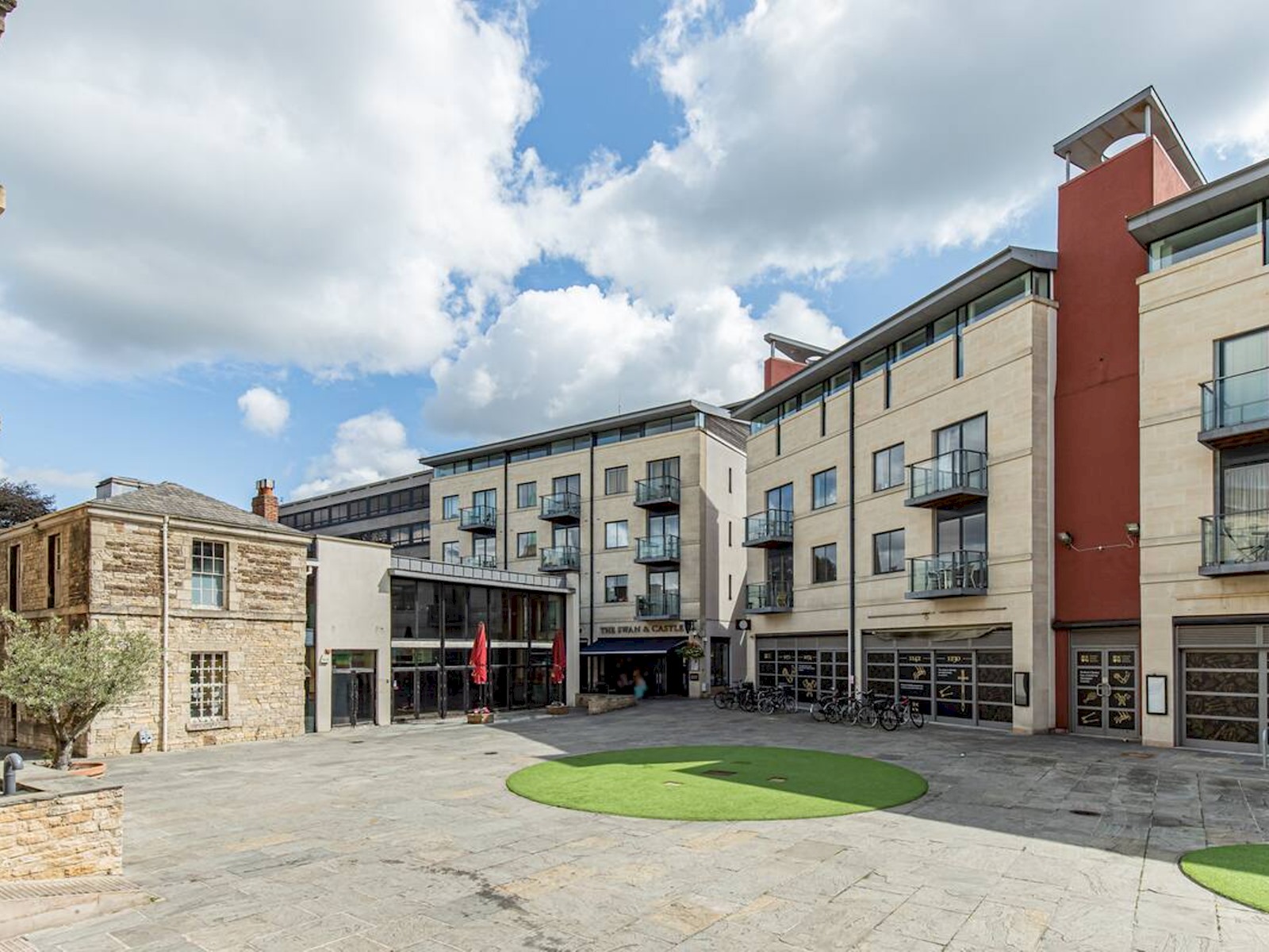 Pass the Keys | Oxford Castle - City Centre Apartment + Balcony in 18 Oxford Castle OX1 1AY - Property image 16 - VivreStays