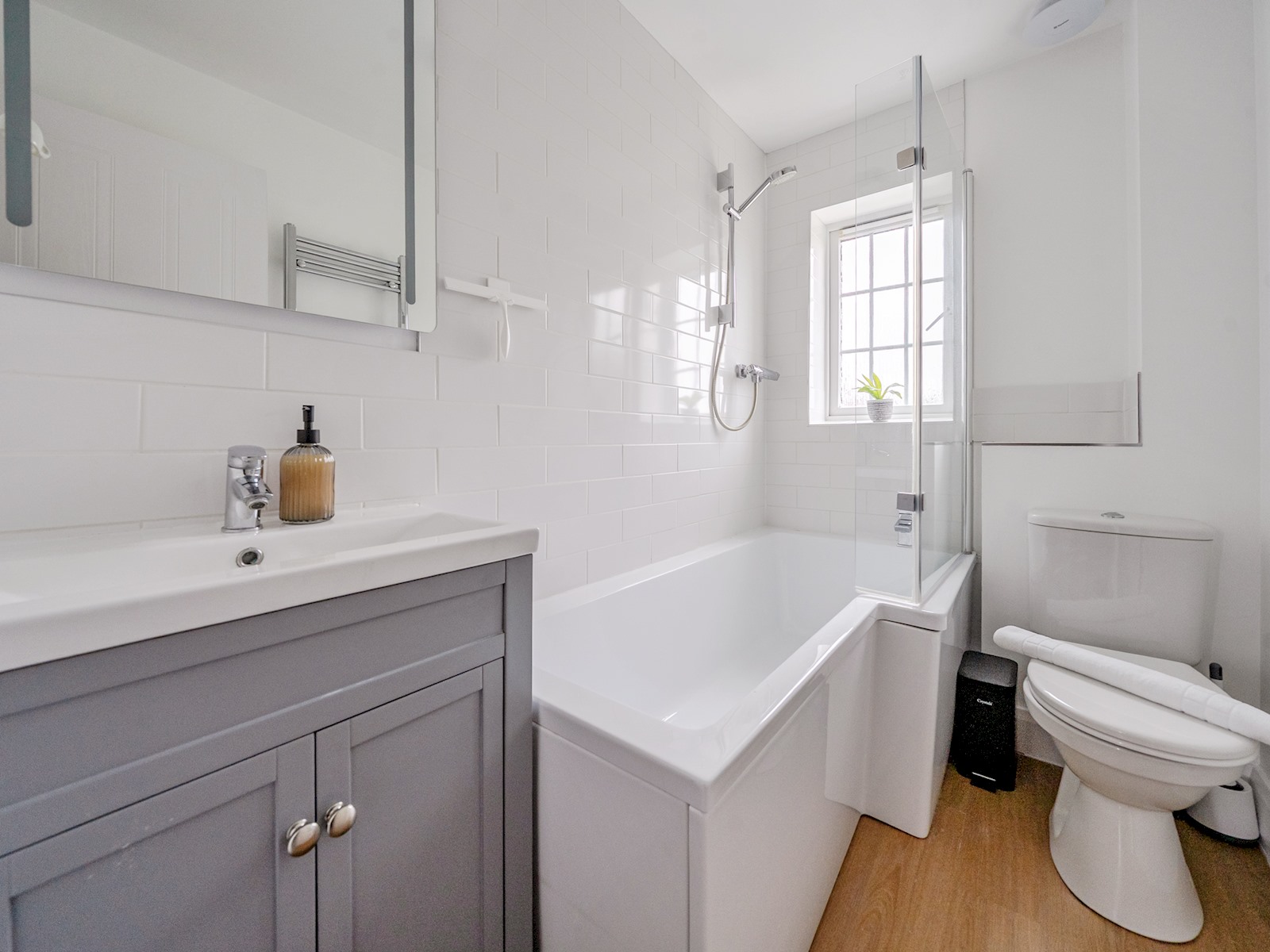View Pass the Keys | Lovely 3 Bed Garden Home - Oxford in 9 Aspen Square OX4 7GJ Pass the Keys | Lovely 3 Bed Garden Home - Oxford in 9 Aspen Square OX4 7GJ - Property image 5 - VivreStays