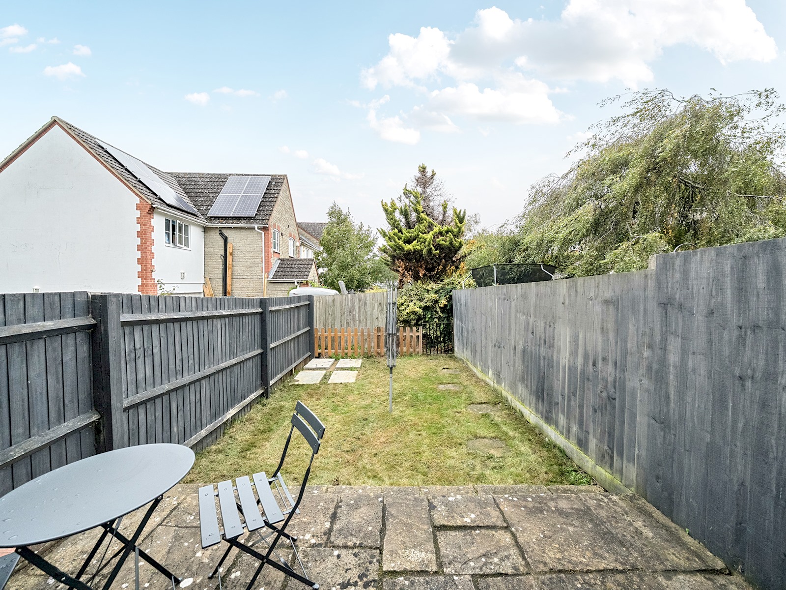 View Pass the Keys | Lovely 3 Bed Garden Home - Oxford in 9 Aspen Square OX4 7GJ Pass the Keys | Lovely 3 Bed Garden Home - Oxford in 9 Aspen Square OX4 7GJ - Property image 18 - VivreStays