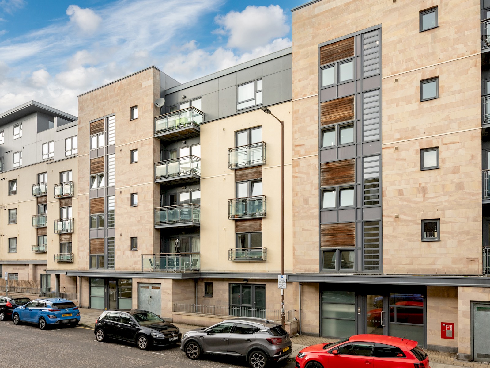 Pass the Keys | Spacious, Bright & Modern Edinburgh City Flat in Flat 7, 22 Lochrin Place EH3 9QS - Property image 39 - VivreStays
