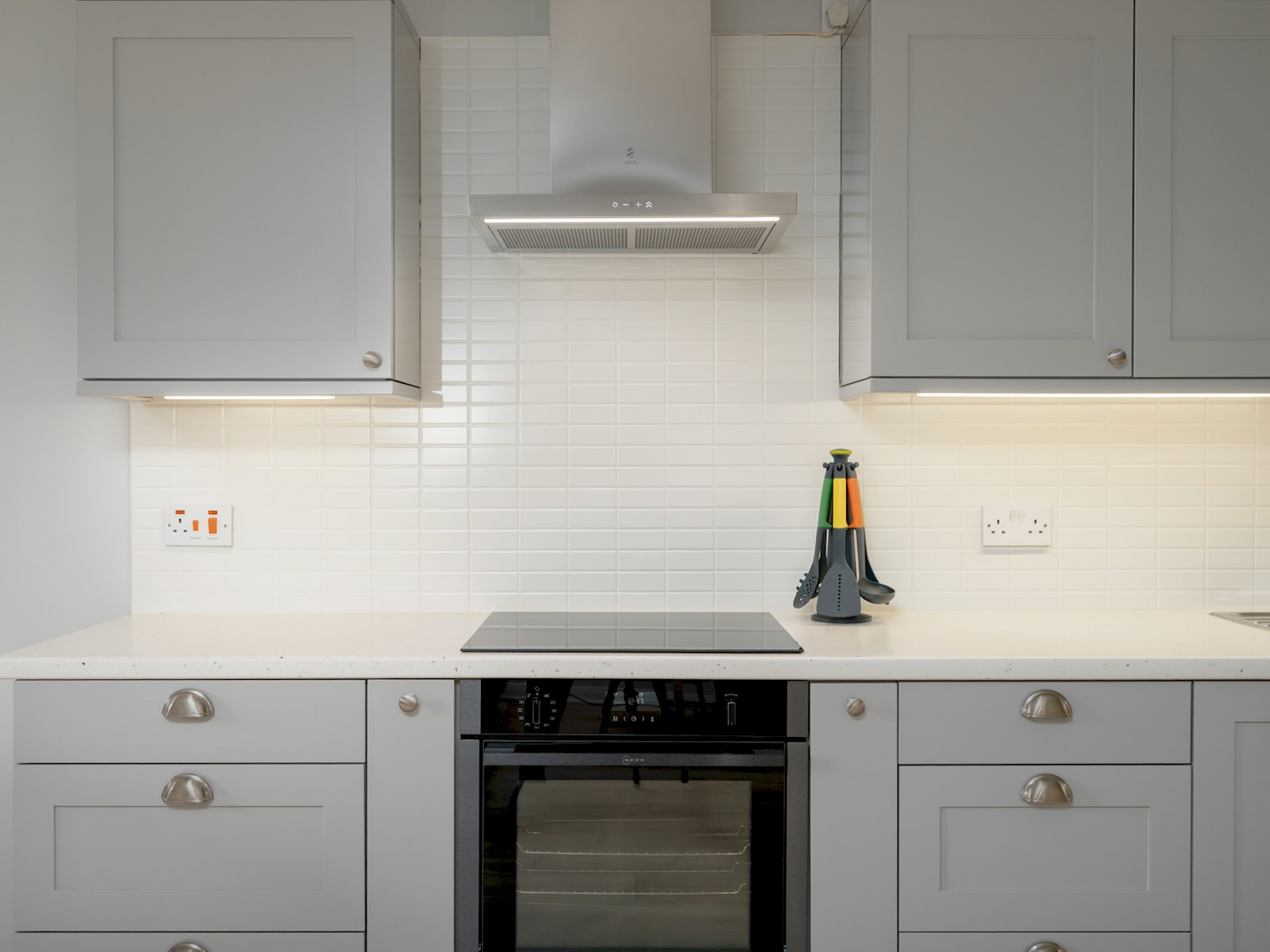 Pass the Keys | Spacious, Bright & Modern Edinburgh City Flat in Flat 7, 22 Lochrin Place EH3 9QS - Property image 14 - VivreStays