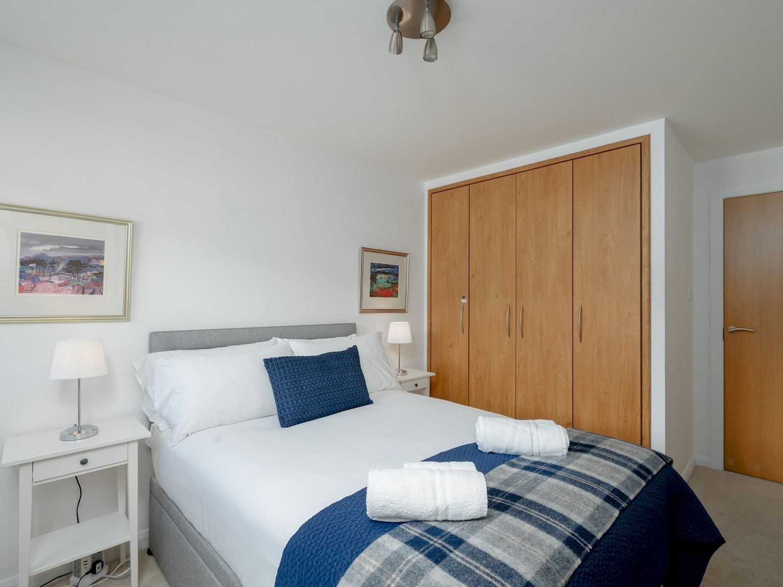 Pass the Keys | Spacious, Bright & Modern Edinburgh City Flat in Flat 7, 22 Lochrin Place EH3 9QS - Property image 21 - VivreStays