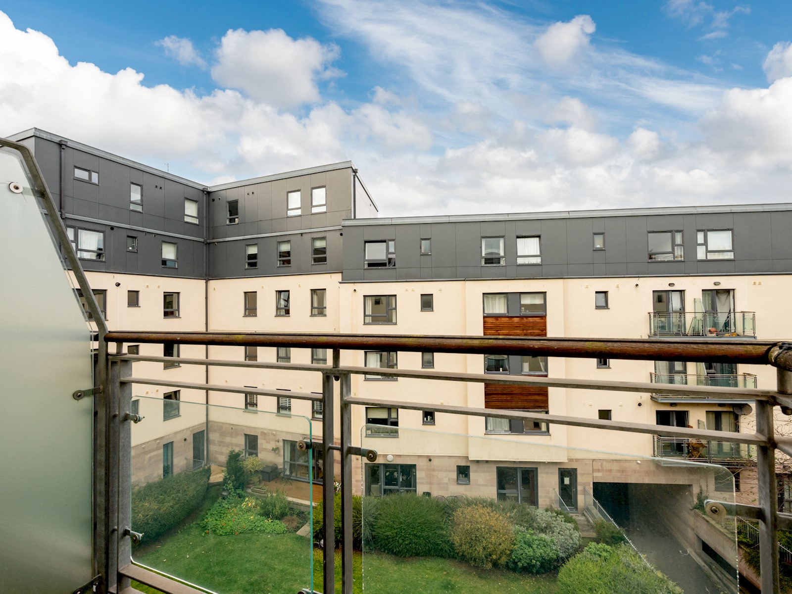 Pass the Keys | Spacious, Bright & Modern Edinburgh City Flat in Flat 7, 22 Lochrin Place EH3 9QS - Property image 33 - VivreStays