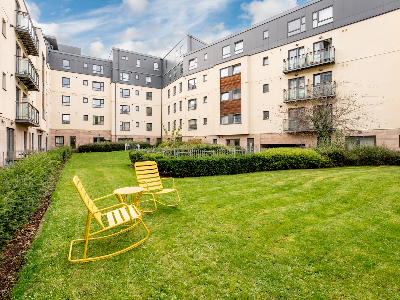 Pass the Keys | Spacious, Bright & Modern Edinburgh City Flat in Flat 7, 22 Lochrin Place EH3 9QS - Property image 35 - VivreStays