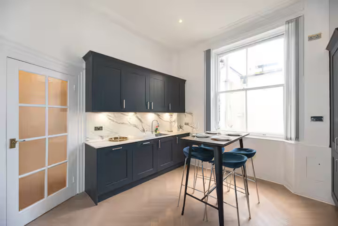 Stunning Modern Marylebone Flat, near to Hyde Park - Pass the Keys in Flat 1, 20 Montagu Street, W1H 7EX - Property image 2 - VivreStays