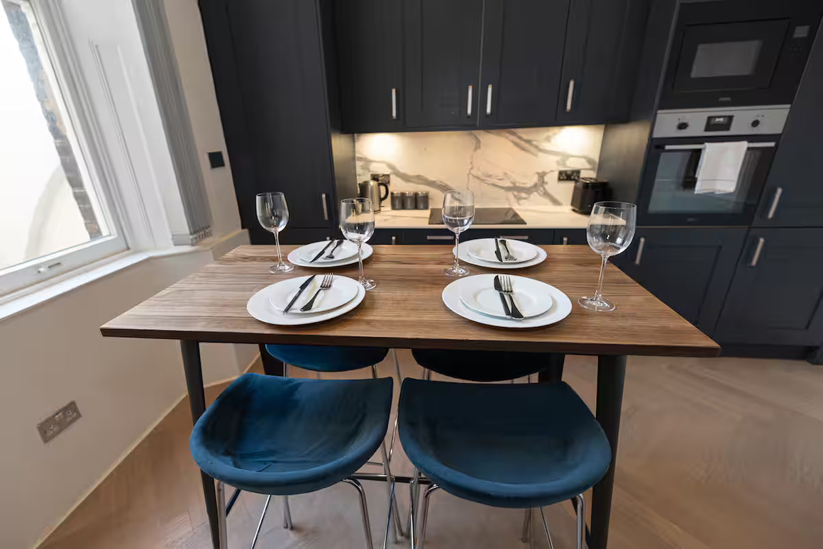 Stunning Modern Marylebone Flat, near to Hyde Park - Pass the Keys in Flat 1, 20 Montagu Street, W1H 7EX - Property image 7 - VivreStays