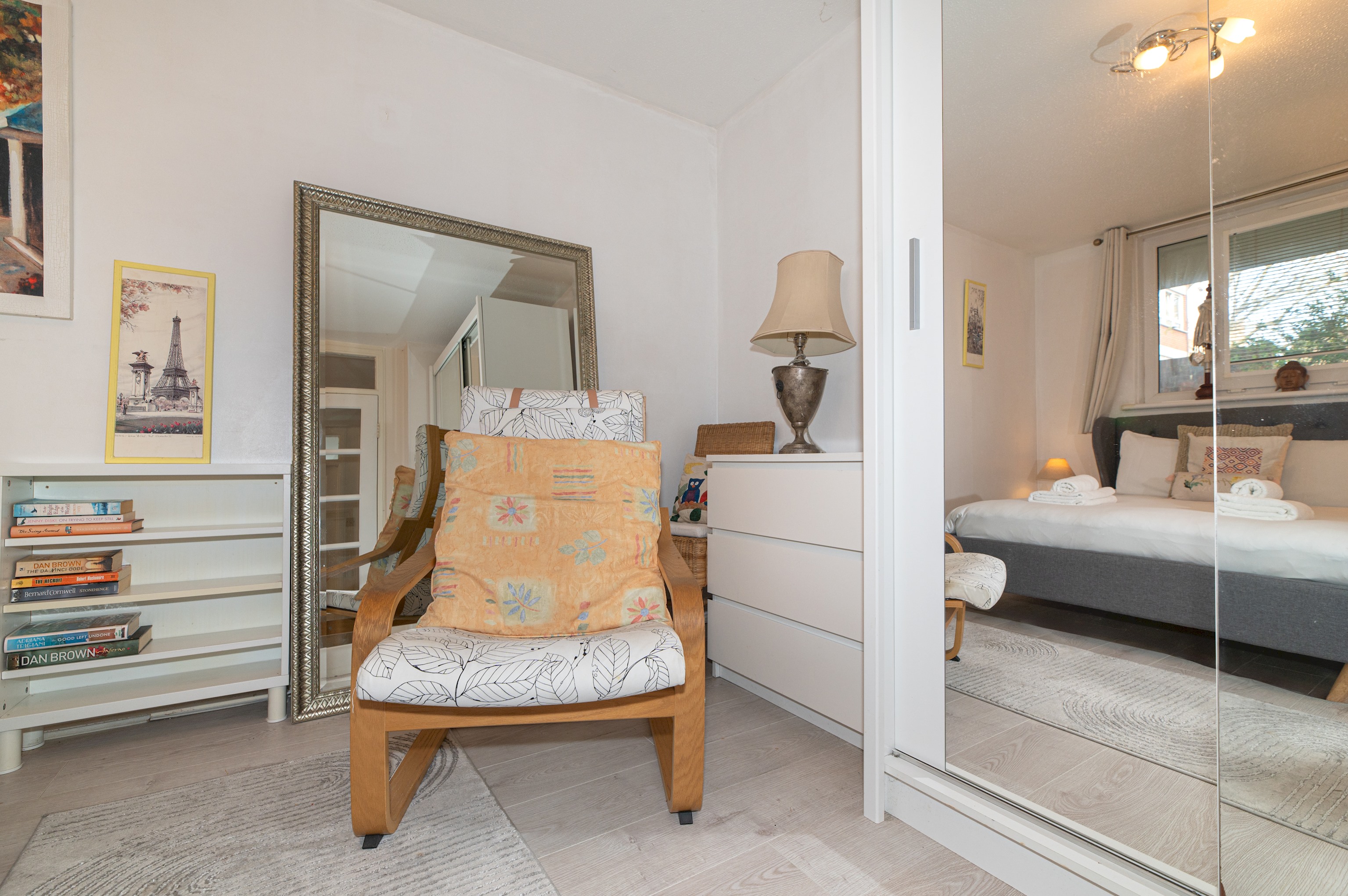 View Homely flat by the river in Battersea, SW London - Pass the Keys in 9 Musgrave Court, 110 Battersea Bridge Rd, SW11 3AN Homely flat by the river in Battersea, SW London - Pass the Keys in 9 Musgrave Court, 110 Battersea Bridge Rd, SW11 3AN - Property image 18 - VivreStays