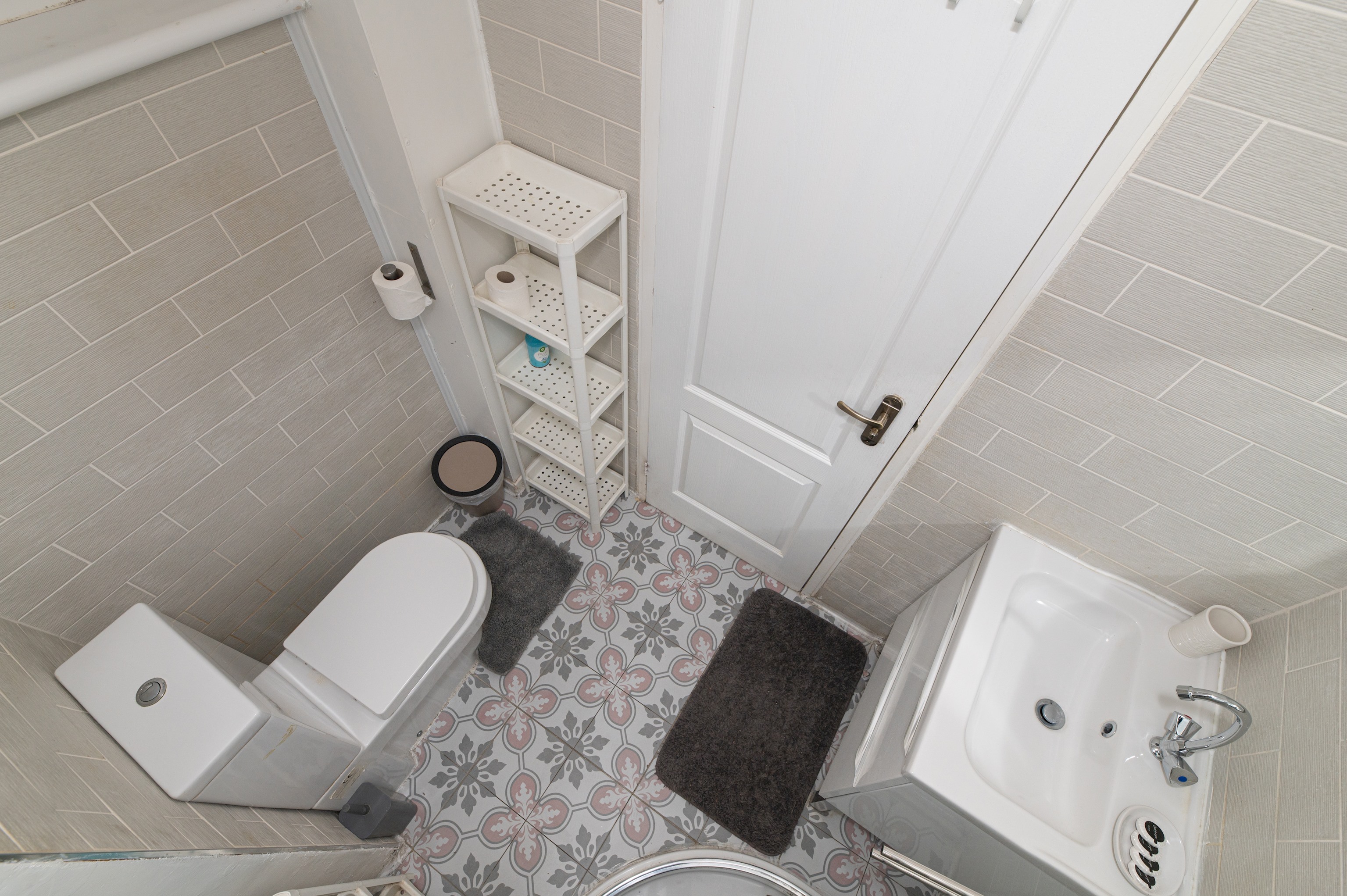 View Homely flat by the river in Battersea, SW London - Pass the Keys in 9 Musgrave Court, 110 Battersea Bridge Rd, SW11 3AN Homely flat by the river in Battersea, SW London - Pass the Keys in 9 Musgrave Court, 110 Battersea Bridge Rd, SW11 3AN - Property image 39 - VivreStays