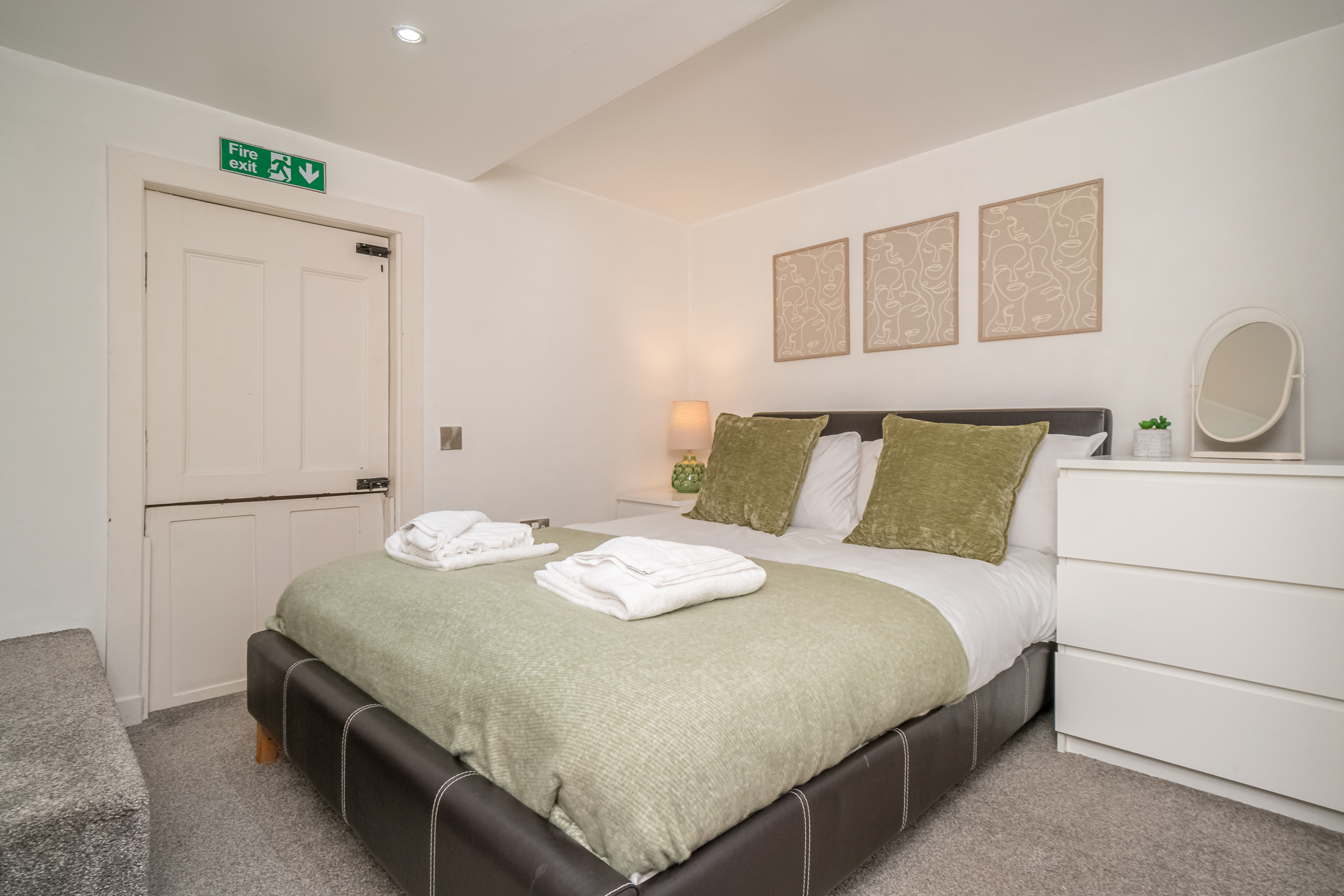 Georgian Elegance with Patio Garden, West End - Pass the Keys in 20/1 Chester Street EH3 7RA - Property image 17 - VivreStays