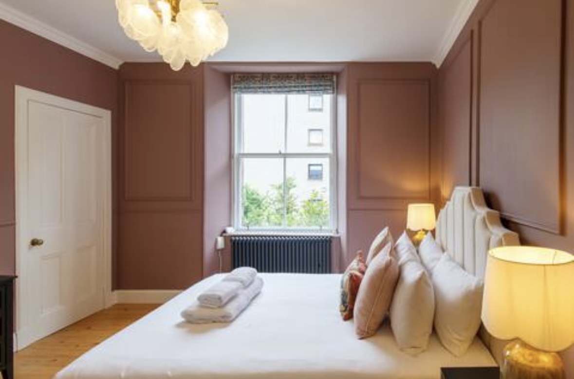 Cosy & Stylish Edinburgh City Flat - Pass the Keys in 69/5 Albert St EH7 5LR - Property image 12 - VivreStays