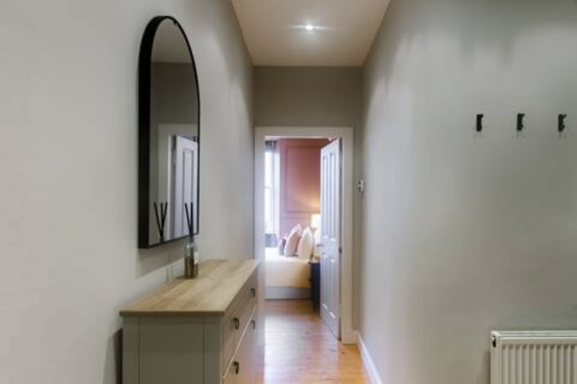 Cosy & Stylish Edinburgh City Flat - Pass the Keys in 69/5 Albert St EH7 5LR - Property image 14 - VivreStays