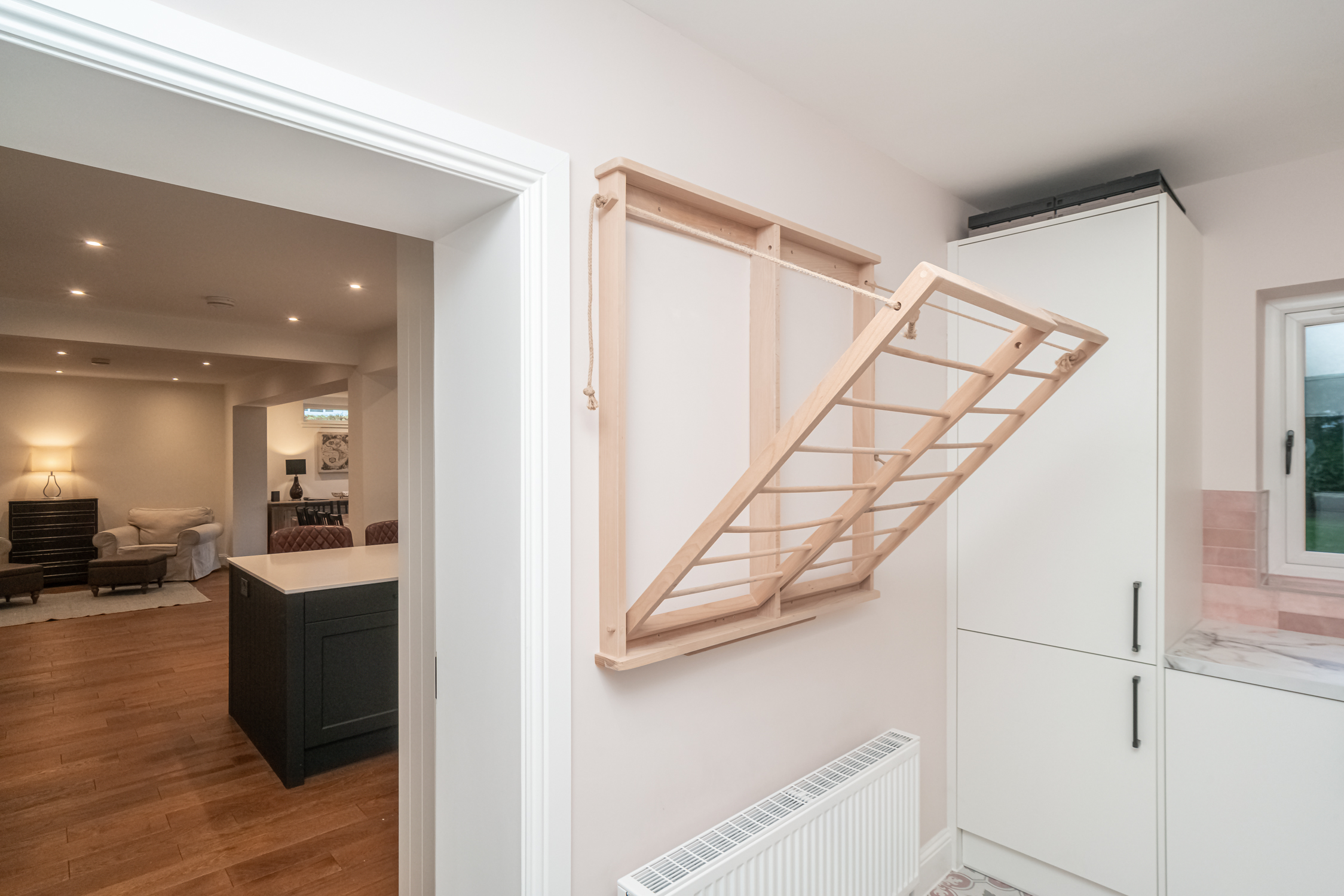 Spacious 5-Bed Home with Garden & Parking - Pass the Keys in 41 Cammo Grove EH4 8HD - Property image 39 - VivreStays