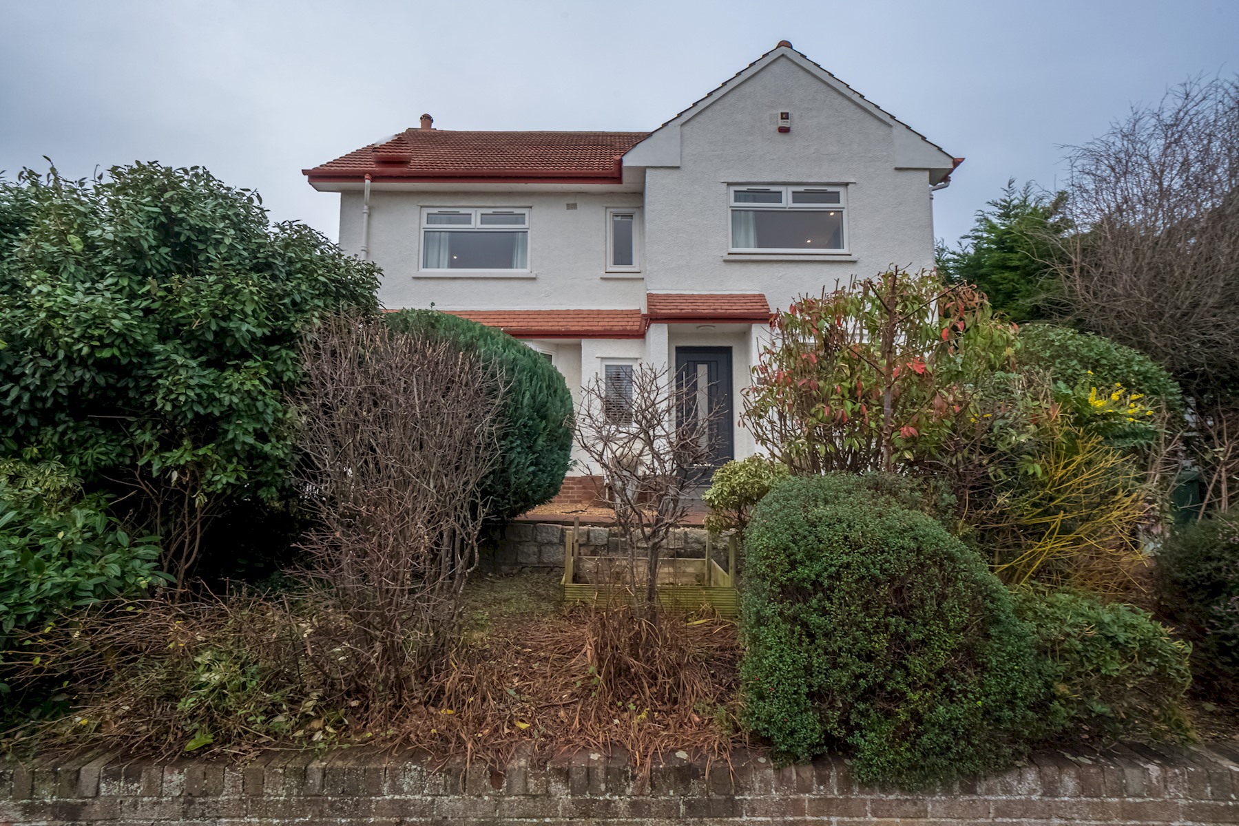 Spacious 5-Bed Home with Garden & Parking - Pass the Keys in 41 Cammo Grove EH4 8HD - Property image 43 - VivreStays