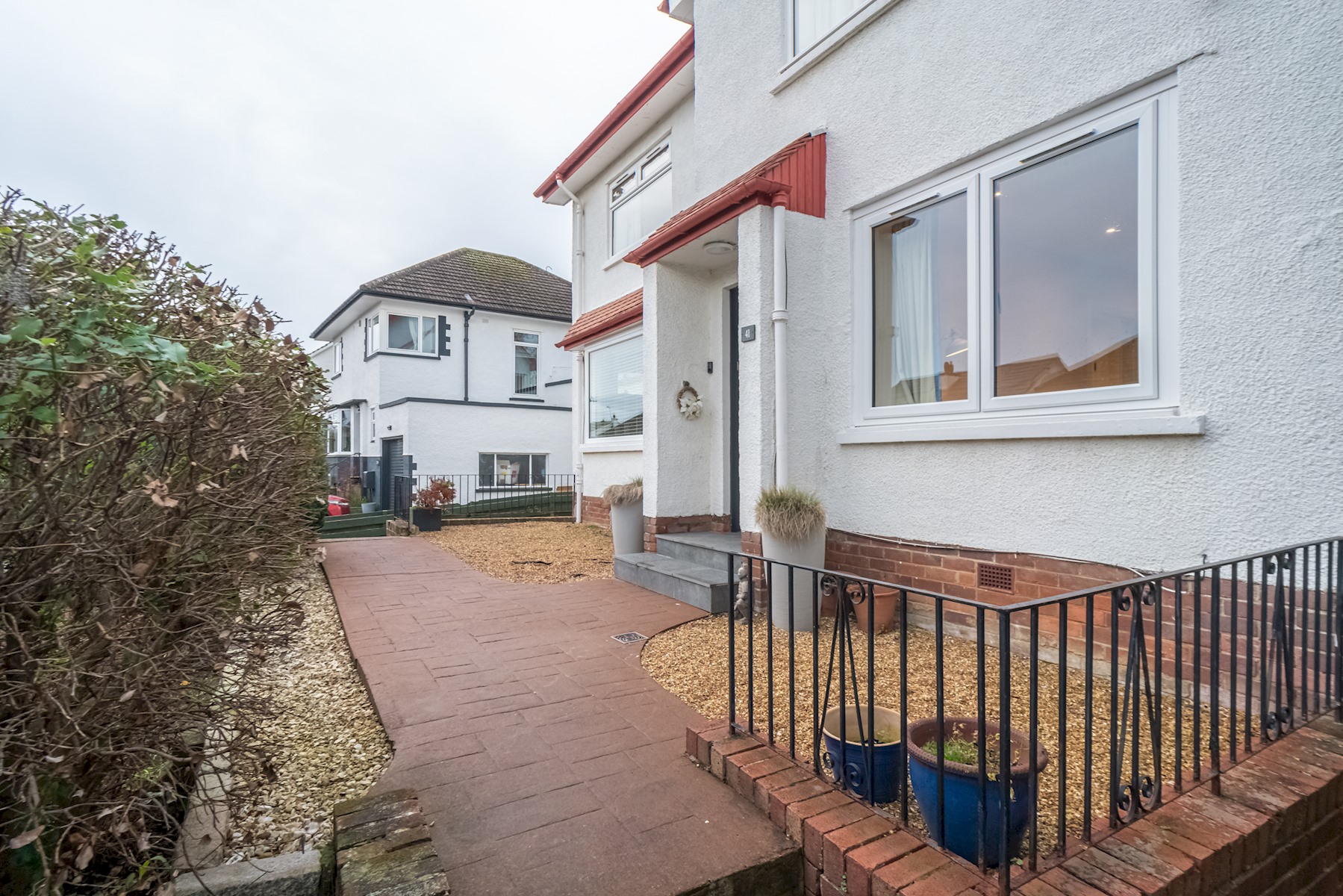 Spacious 5-Bed Home with Garden & Parking - Pass the Keys in 41 Cammo Grove EH4 8HD - Property image 44 - VivreStays