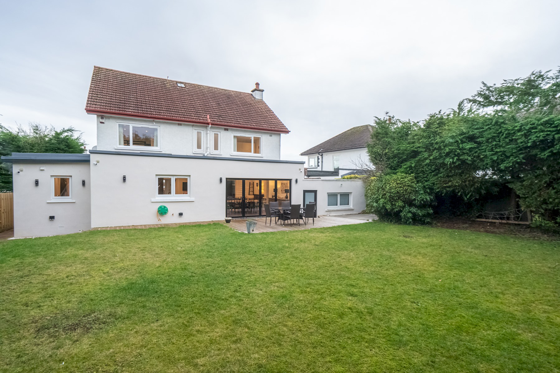Spacious 5-Bed Home with Garden & Parking - Pass the Keys in 41 Cammo Grove EH4 8HD - Property image 45 - VivreStays
