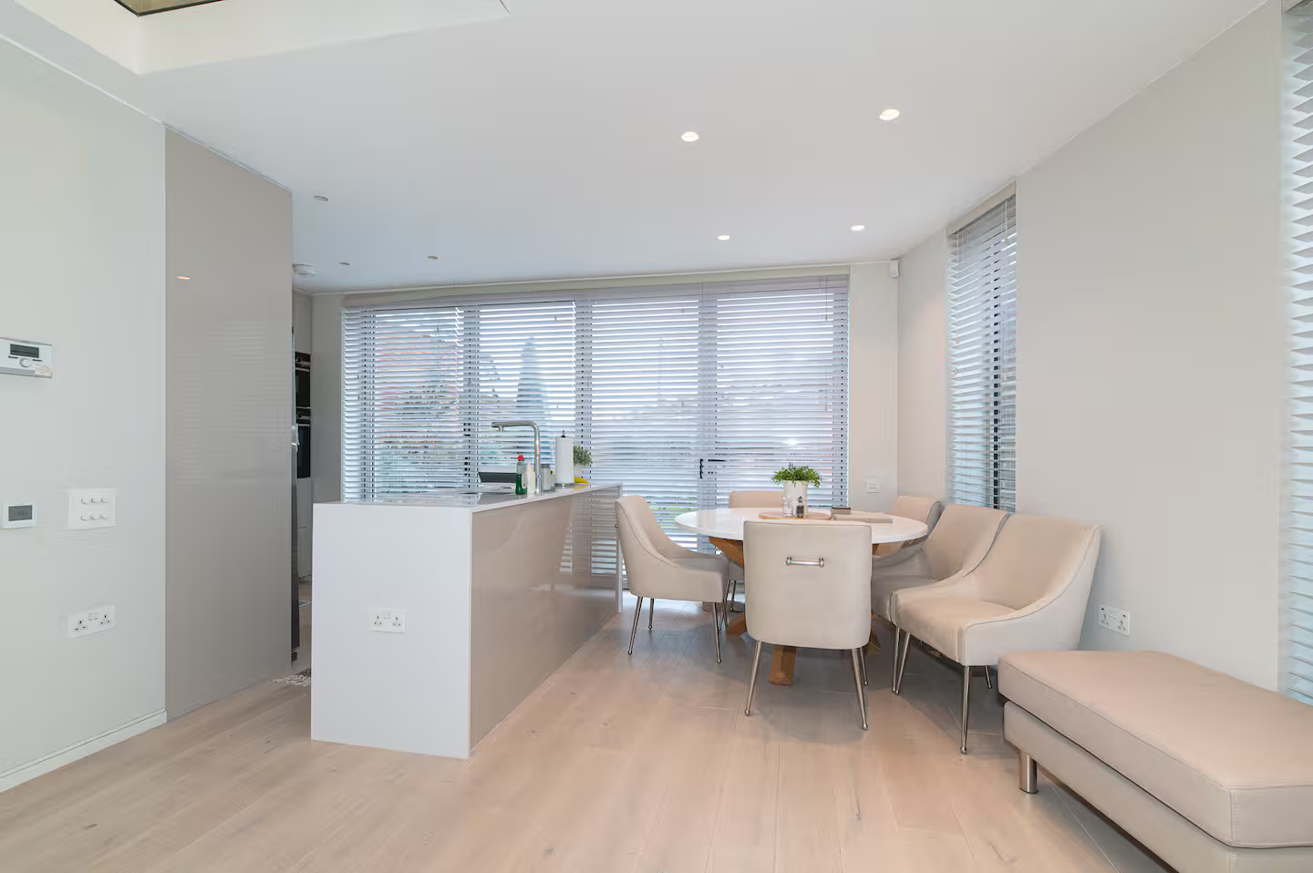 Modern Smart Home with Garden, close to Richmond - Pass the Keys in 29 Kings Terrace, Isleworth TW7 7AW - Property image 10 - VivreStays