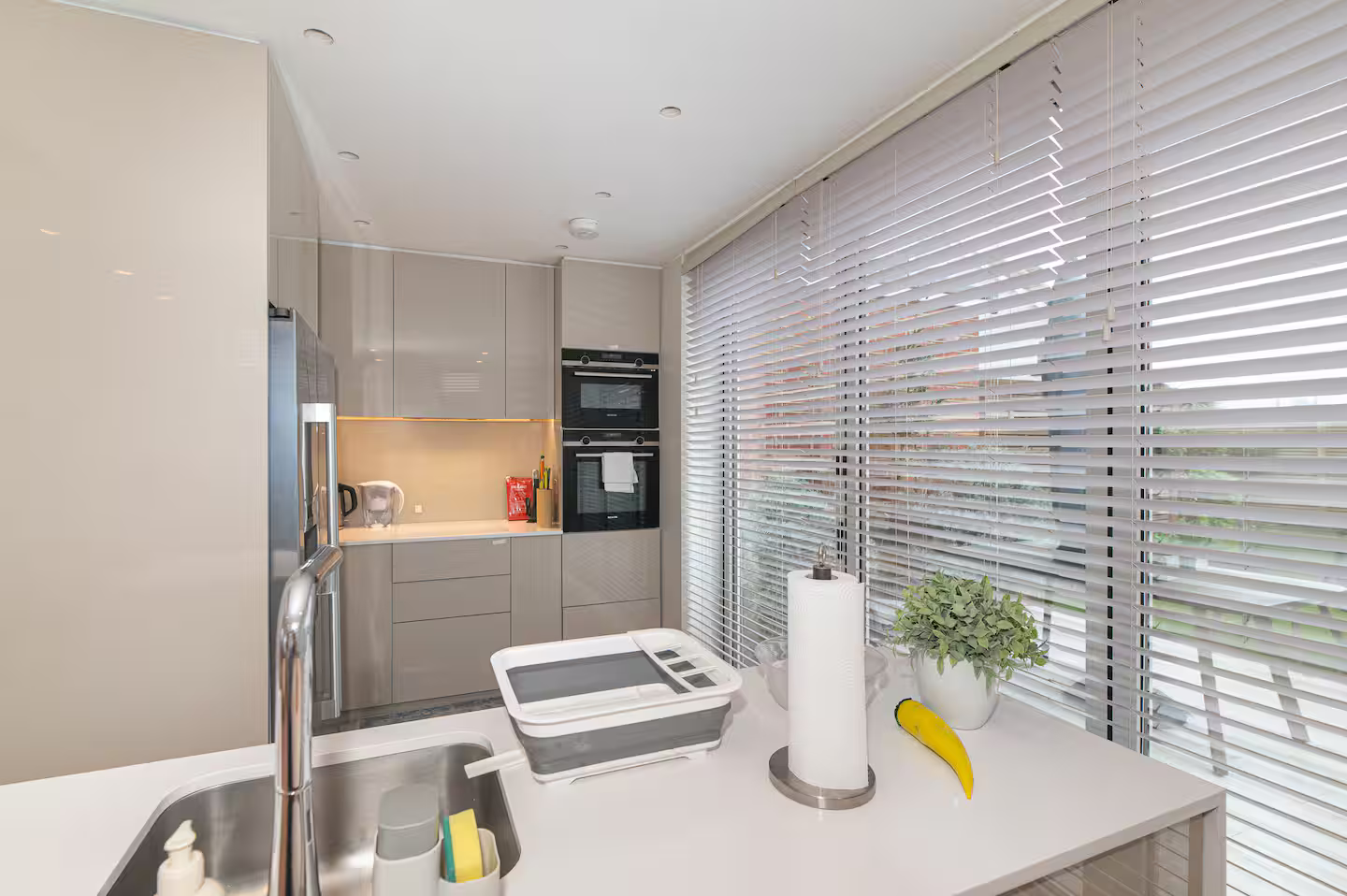 Modern Smart Home with Garden, close to Richmond - Pass the Keys in 29 Kings Terrace, Isleworth TW7 7AW - Property image 14 - VivreStays