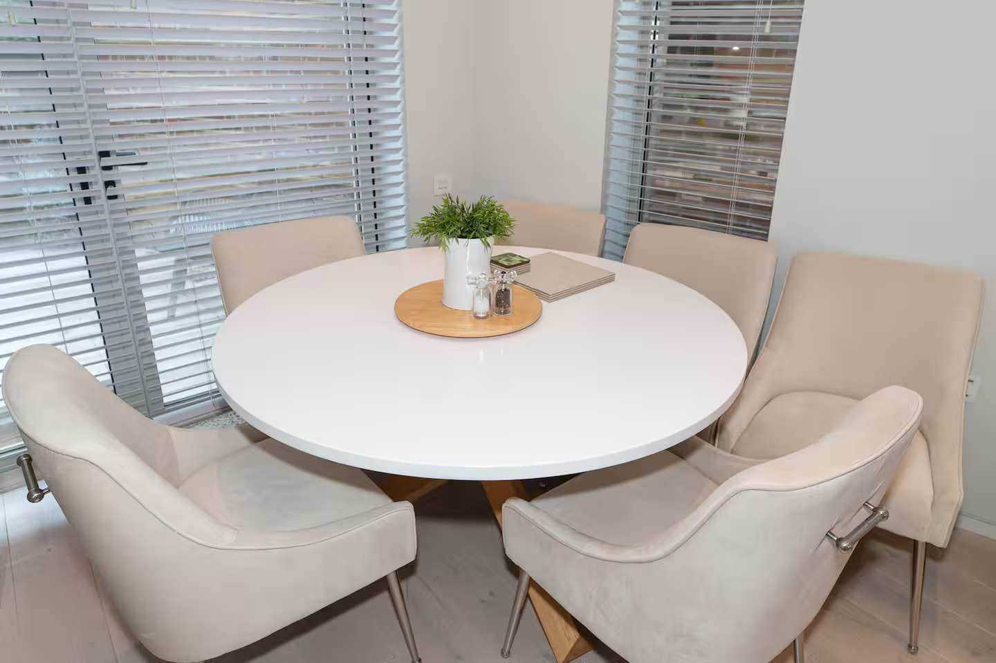 Modern Smart Home with Garden, close to Richmond - Pass the Keys in 29 Kings Terrace, Isleworth TW7 7AW - Property image 13 - VivreStays