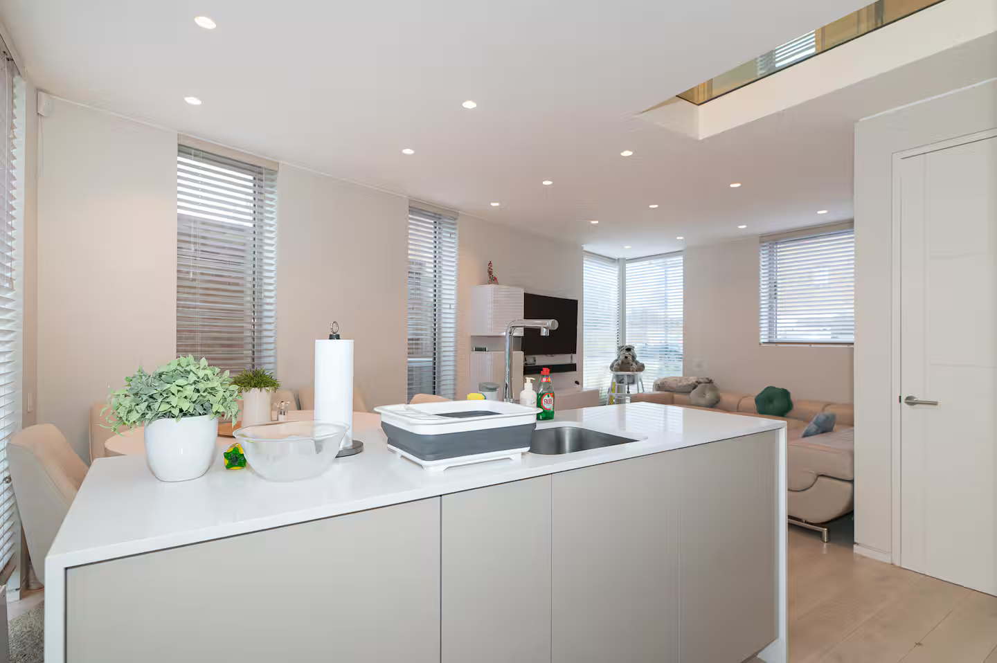 Modern Smart Home with Garden, close to Richmond - Pass the Keys in 29 Kings Terrace, Isleworth TW7 7AW - Property image 15 - VivreStays