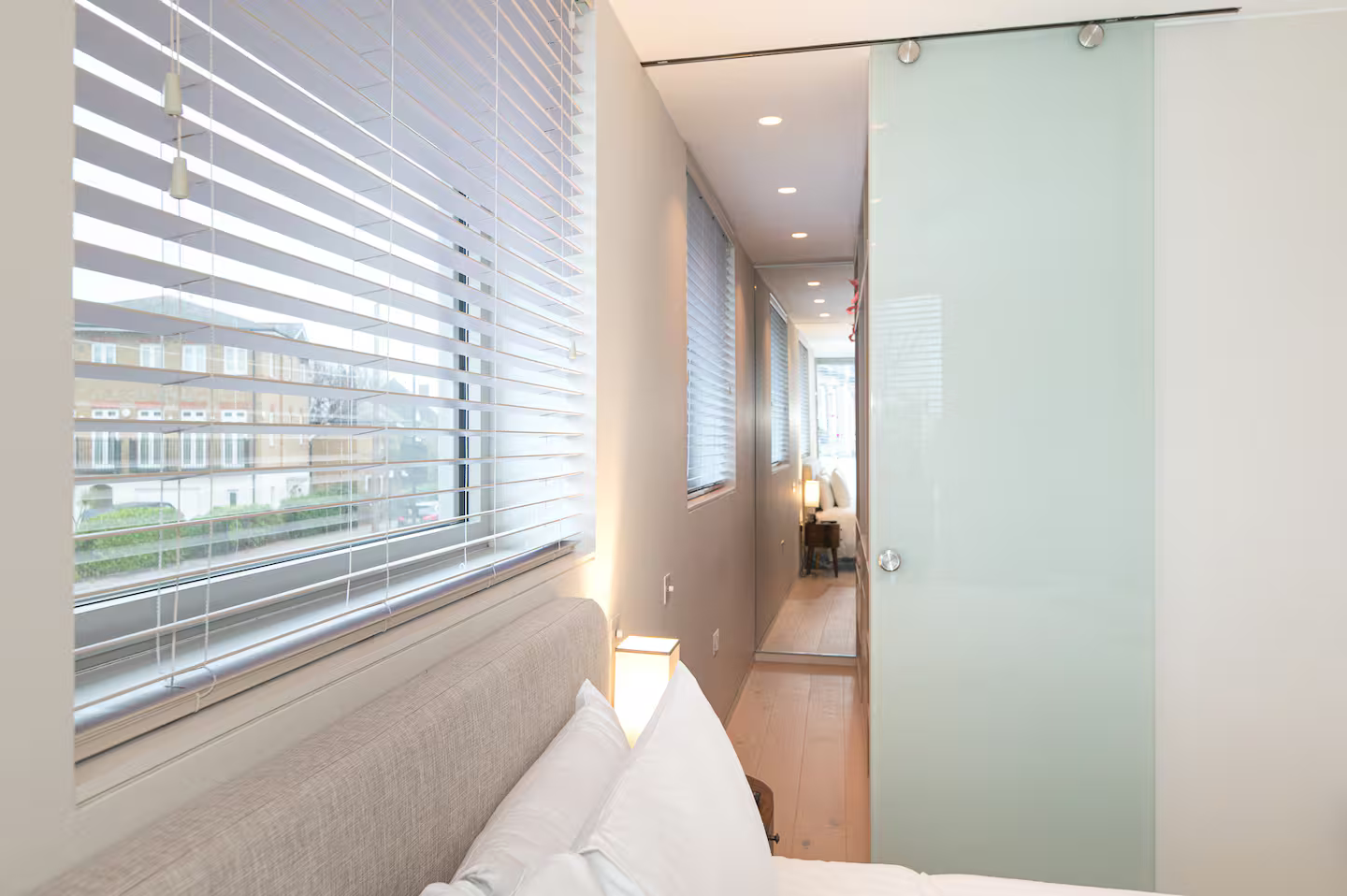 Modern Smart Home with Garden, close to Richmond - Pass the Keys in 29 Kings Terrace, Isleworth TW7 7AW - Property image 20 - VivreStays