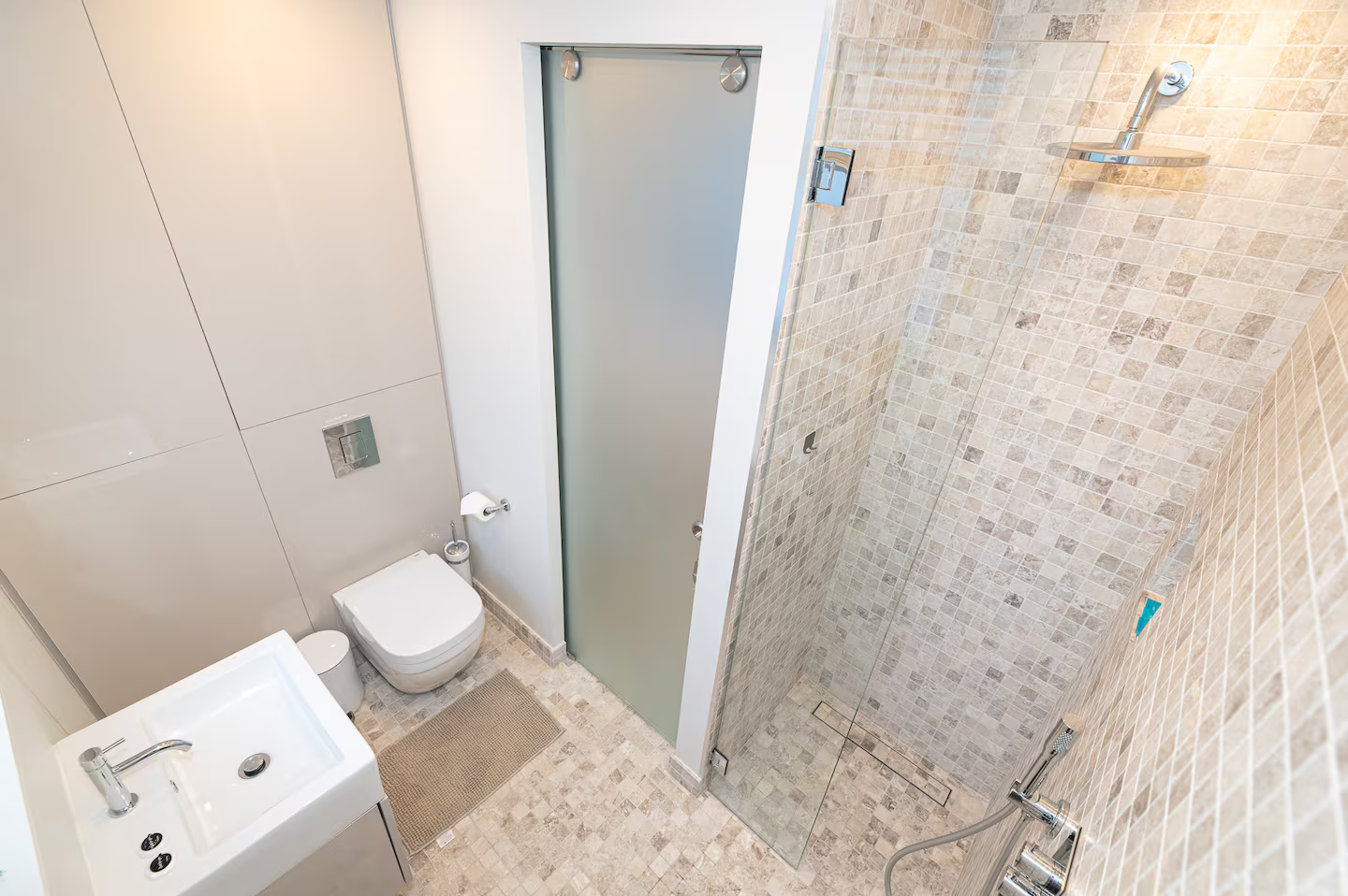 Modern Smart Home with Garden, close to Richmond - Pass the Keys in 29 Kings Terrace, Isleworth TW7 7AW - Property image 38 - VivreStays