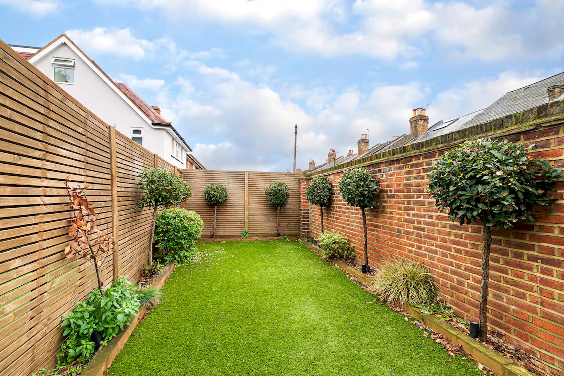 Modern Smart Home with Garden, close to Richmond - Pass the Keys in 29 Kings Terrace, Isleworth TW7 7AW - Property image 43 - VivreStays