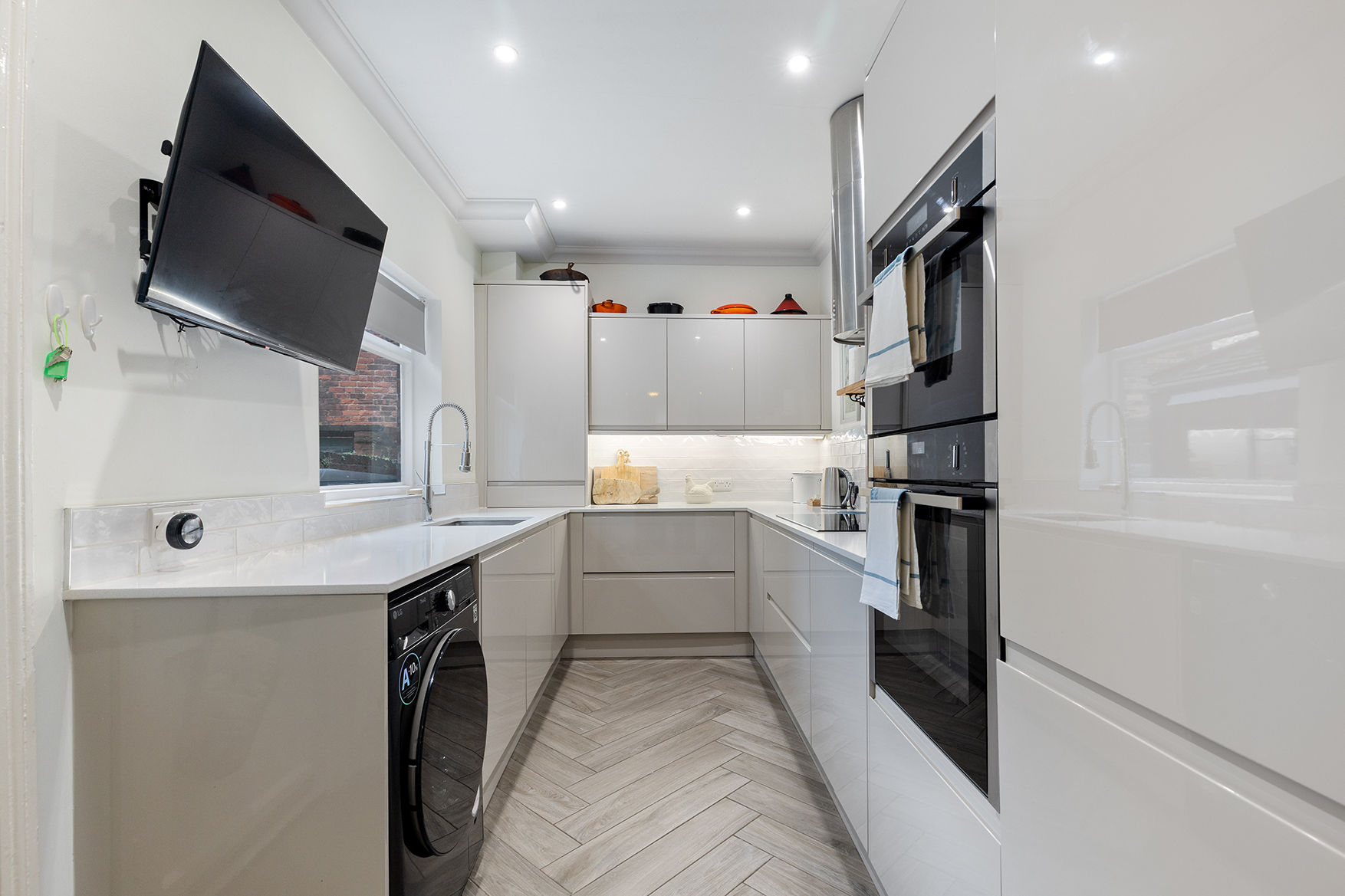 Gorgeous Victorian Town-house in York with Parking - Pass the Keys in 44 Grosvenor Terrace, YO30 7AG - Property image 9 - VivreStays