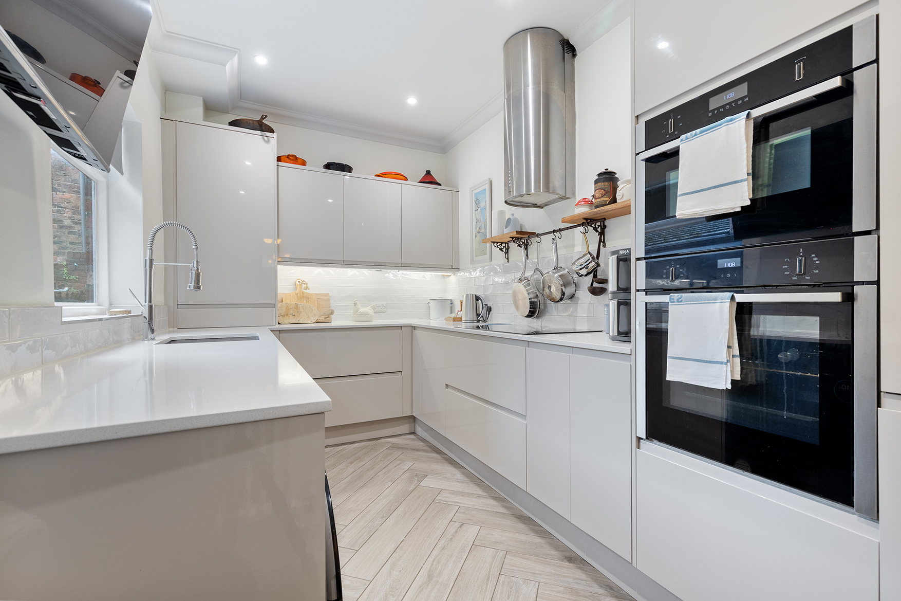 Gorgeous Victorian Town-house in York with Parking - Pass the Keys in 44 Grosvenor Terrace, YO30 7AG - Property image 11 - VivreStays