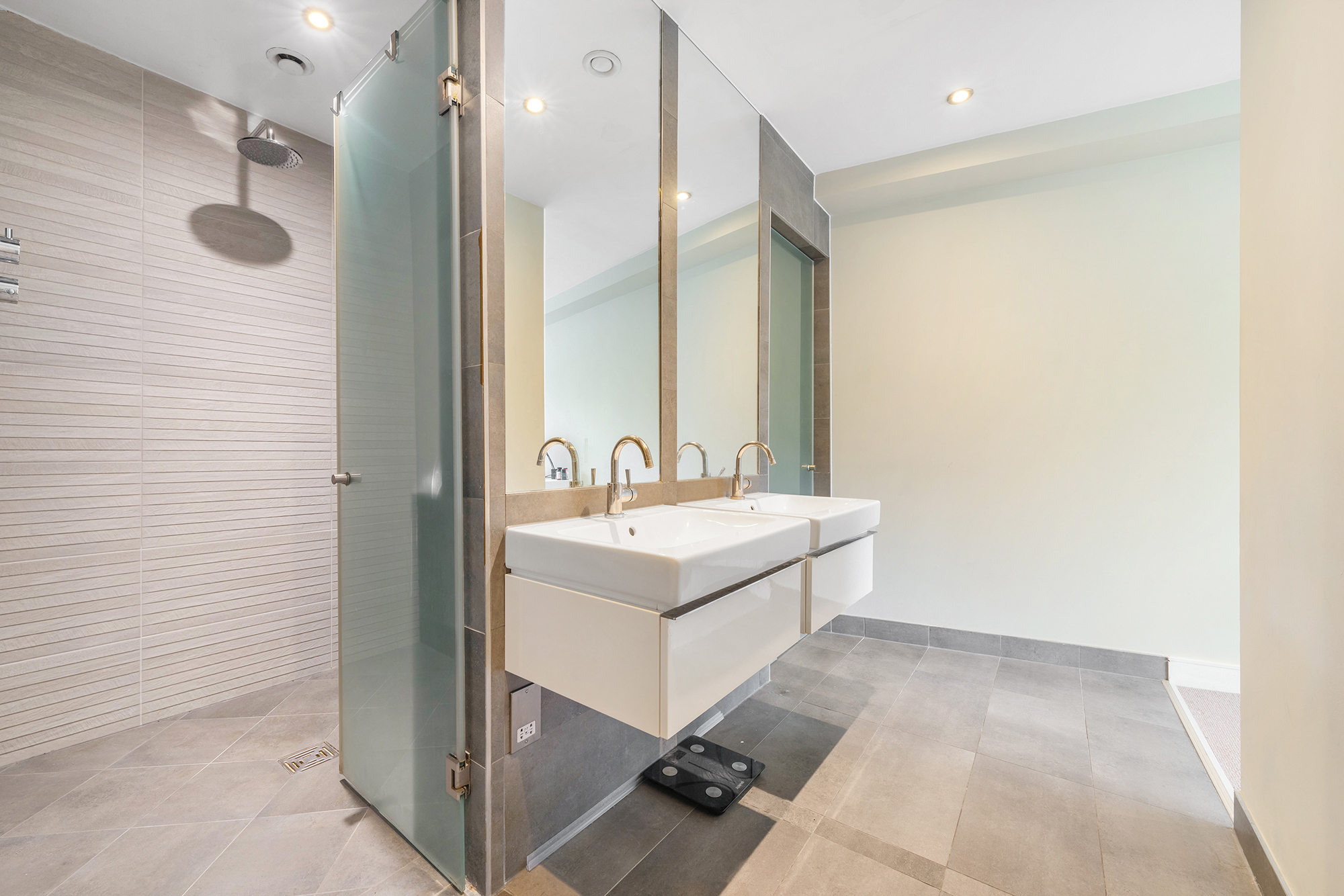 View Spacious terraced 3 Bed Luxury Home in Brixton - Pass the Keys in Flat 2, 118 Brixton Hill, SW2 1RS Spacious terraced 3 Bed Luxury Home in Brixton - Pass the Keys in Flat 2, 118 Brixton Hill, SW2 1RS - Property image 17 - VivreStays