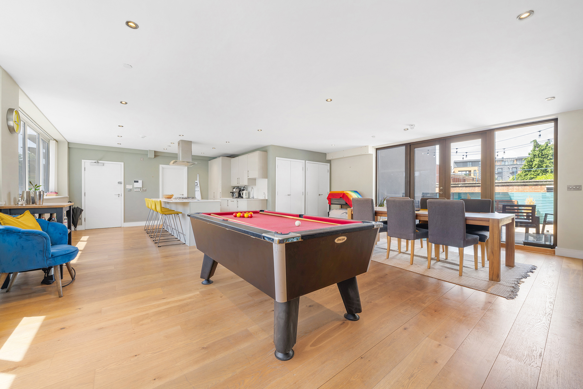 View Spacious terraced 3 Bed Luxury Home in Brixton - Pass the Keys in Flat 2, 118 Brixton Hill, SW2 1RS Spacious terraced 3 Bed Luxury Home in Brixton - Pass the Keys in Flat 2, 118 Brixton Hill, SW2 1RS - Property image 9 - VivreStays