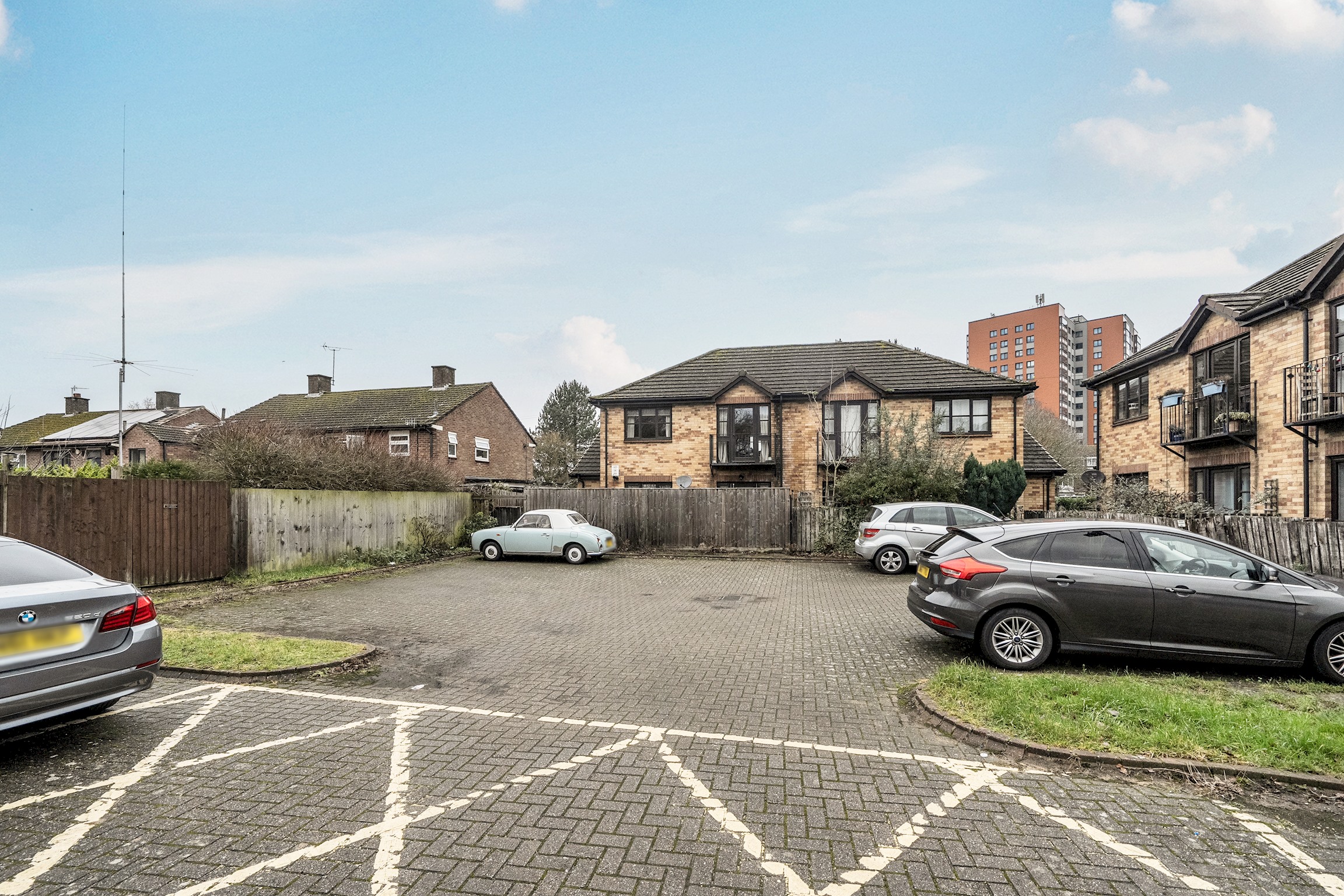 Oxford 2 Bed Apartment inc. Parking & Balcony - Pass the Keys in Flat 2 Chillingworth Court, Nuffield Road, OX3 8RR - Property image 17 - VivreStays