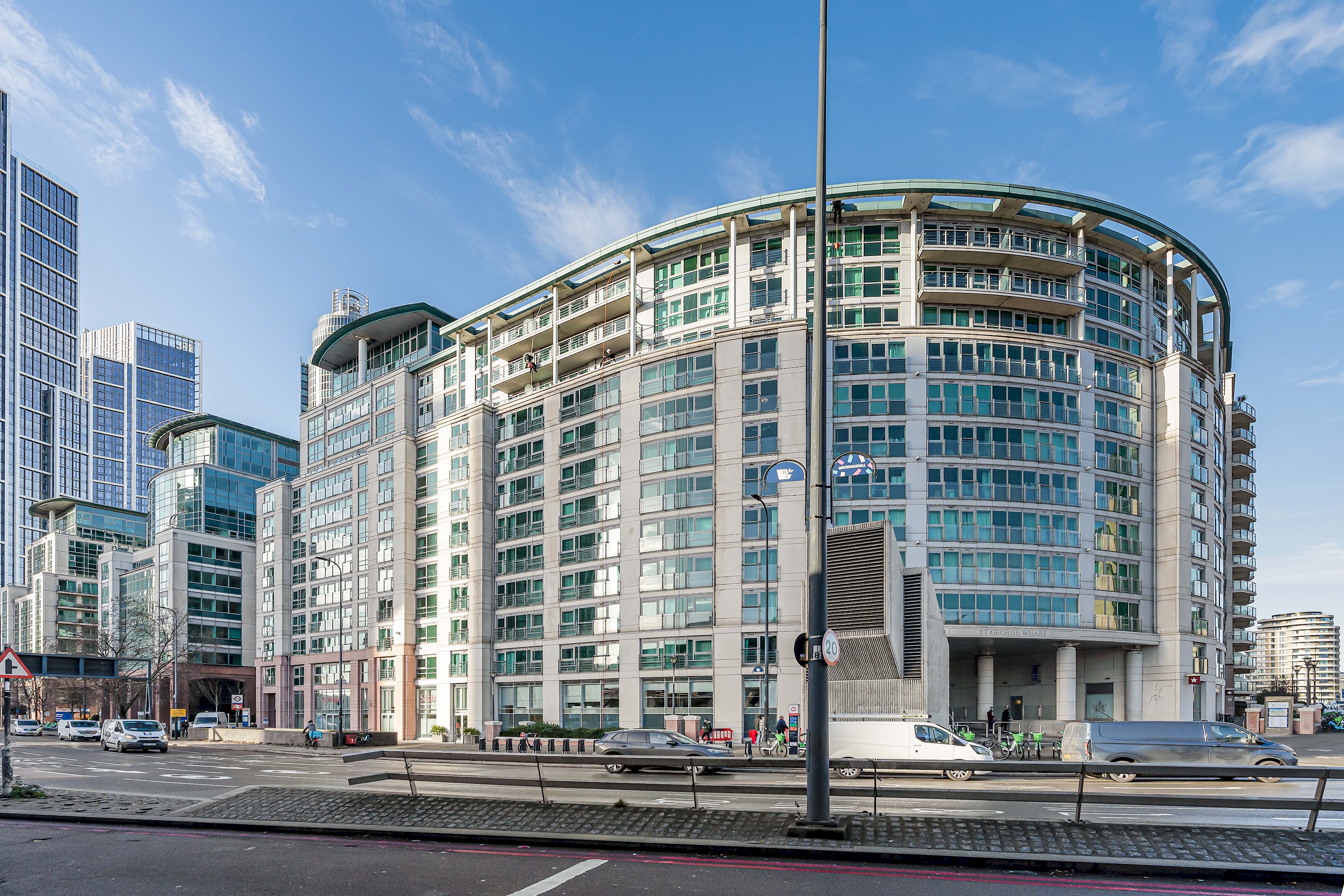 Modern 2 bed in brilliant St Georges Wharf - Pass the Keys in Flat 1129 St George Wharf, SW8 2FG - Property image 3 - VivreStays