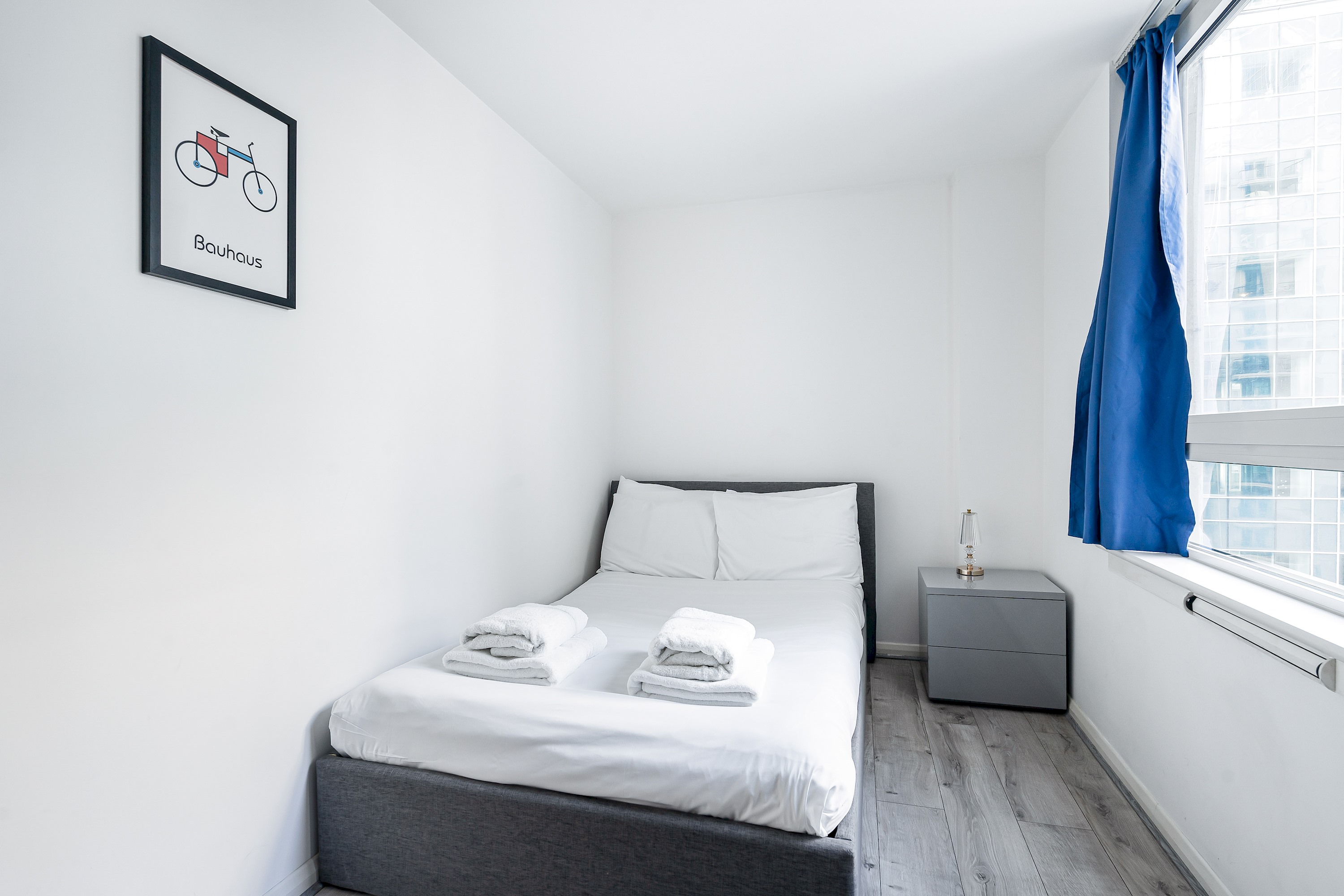 Modern 2 bed in brilliant St Georges Wharf - Pass the Keys in Flat 1129 St George Wharf, SW8 2FG - Property image 7 - VivreStays