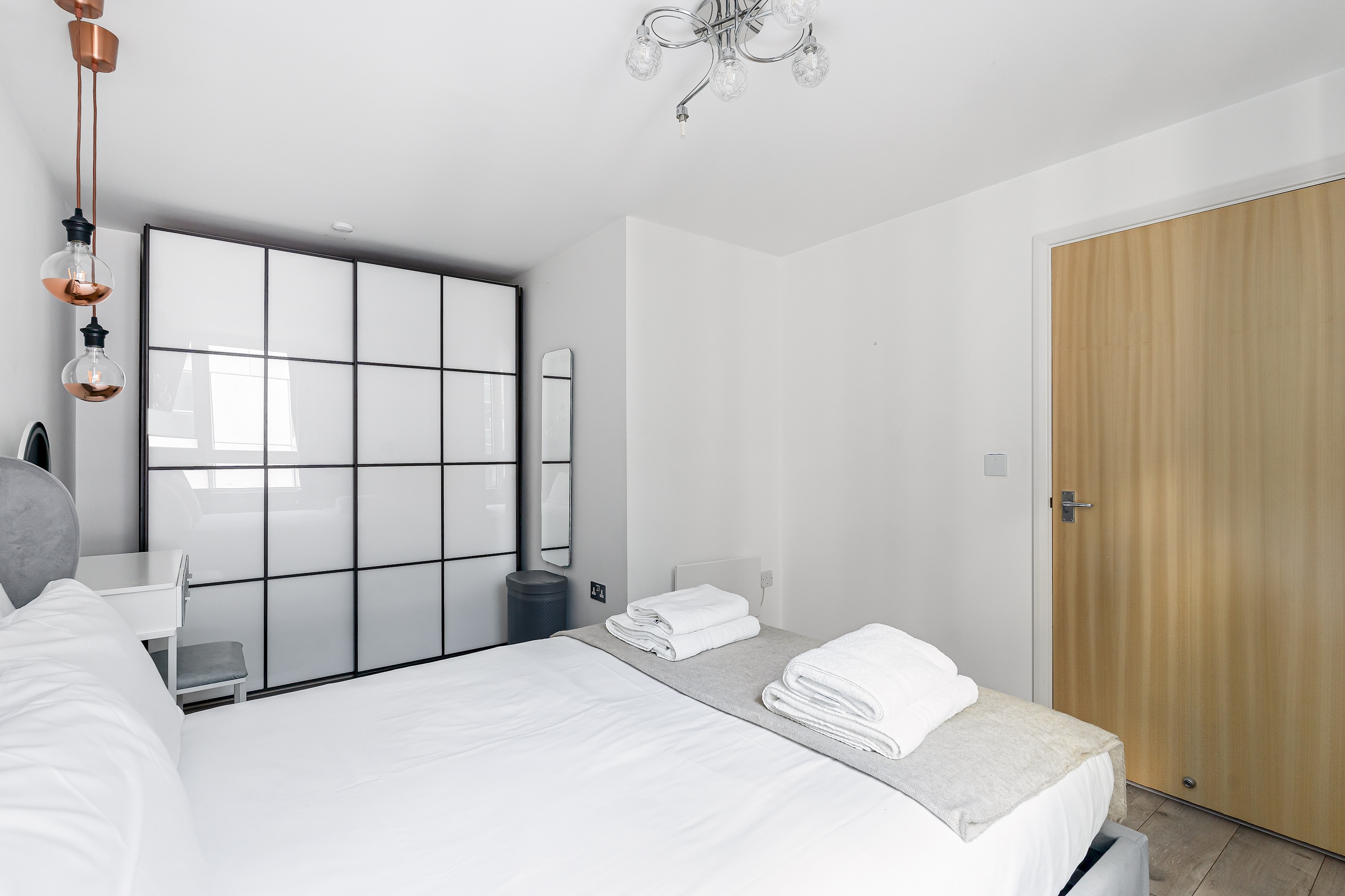 Modern 2 bed in brilliant St Georges Wharf - Pass the Keys in Flat 1129 St George Wharf, SW8 2FG - Property image 14 - VivreStays