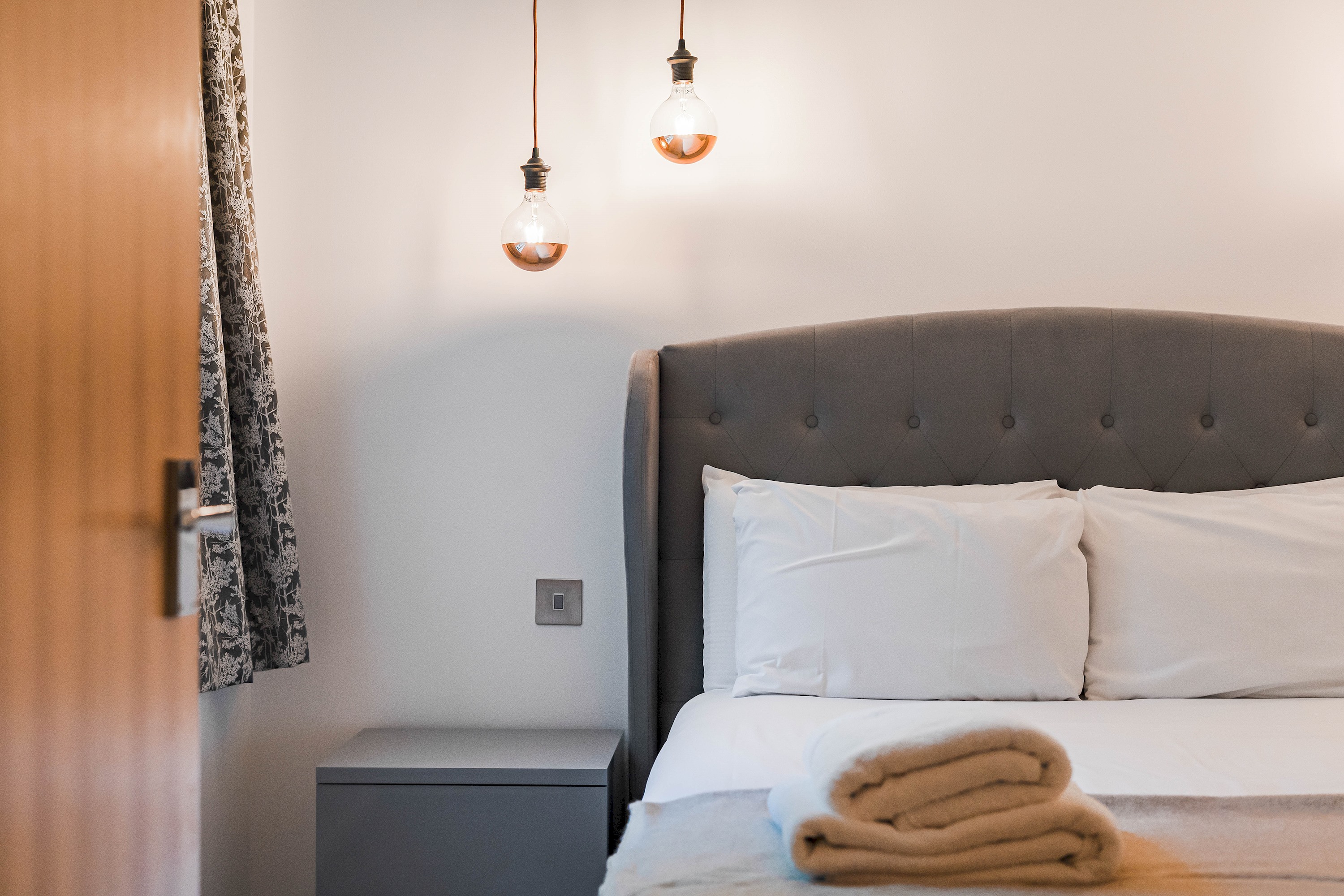 Modern 2 bed in brilliant St Georges Wharf - Pass the Keys in Flat 1129 St George Wharf, SW8 2FG - Property image 15 - VivreStays