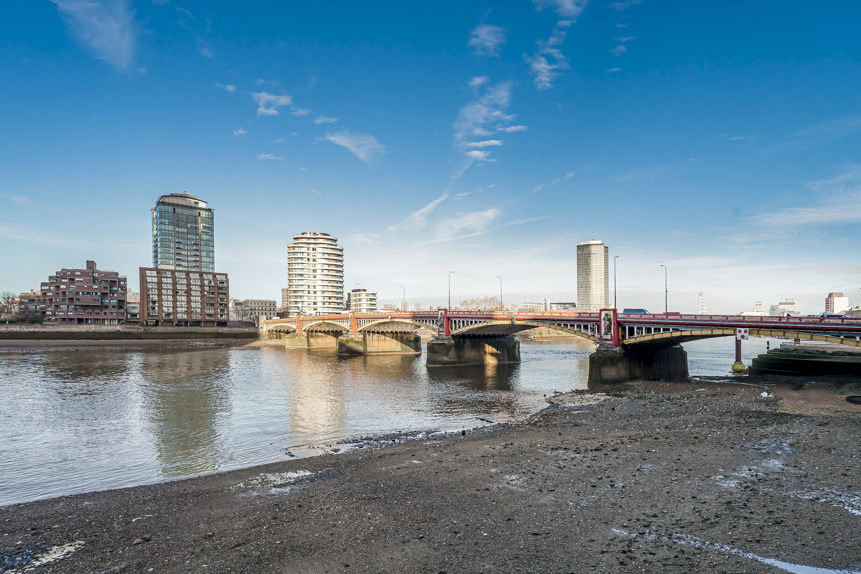 Modern 2 bed in brilliant St Georges Wharf - Pass the Keys in Flat 1129 St George Wharf, SW8 2FG - Property image 22 - VivreStays