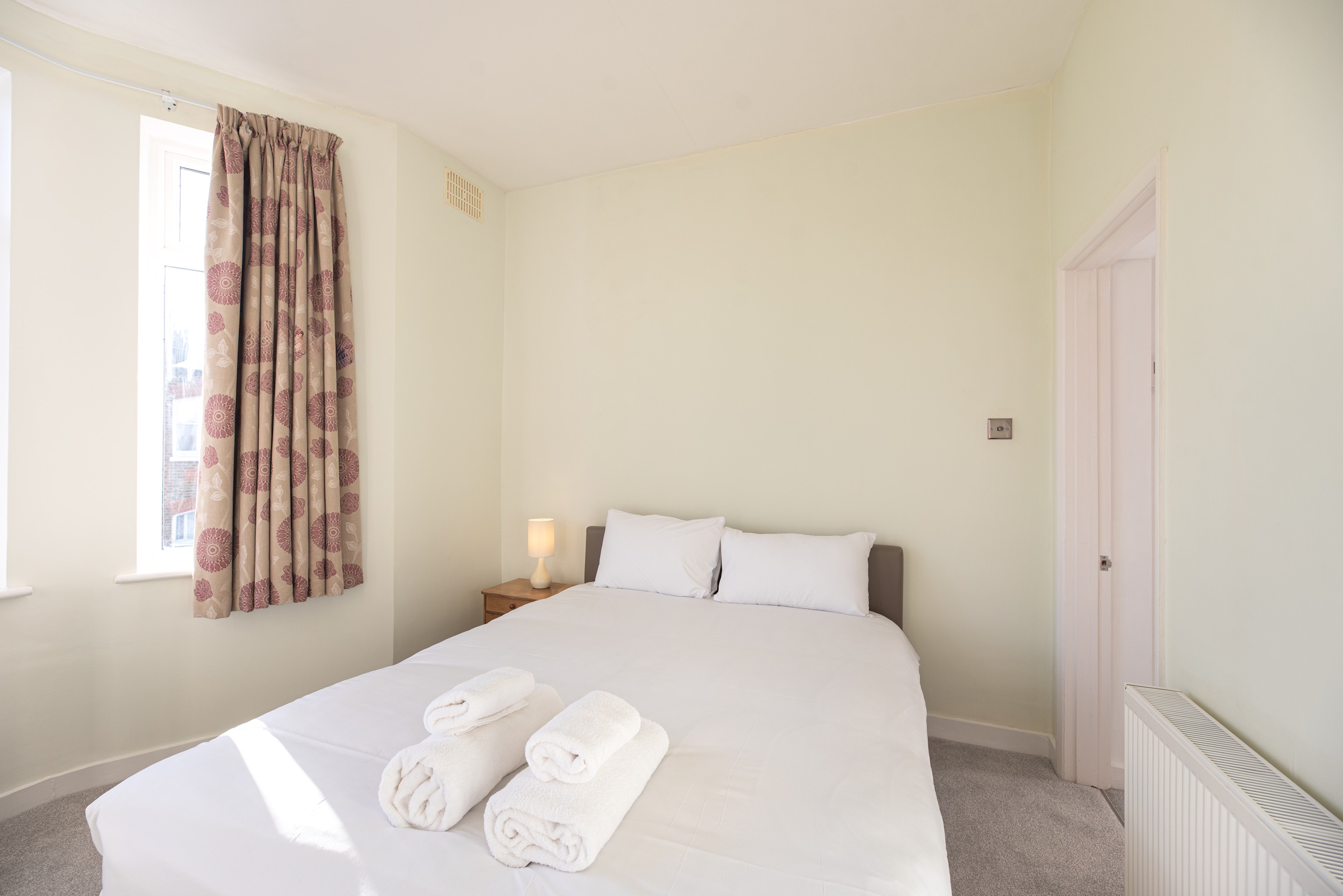 A beautiful 2-bed mansion-block flat in Putney - Pass the Keys in 151-153 Oakhill Rd, Flat 3 SW15 2QL - Property image 13 - VivreStays