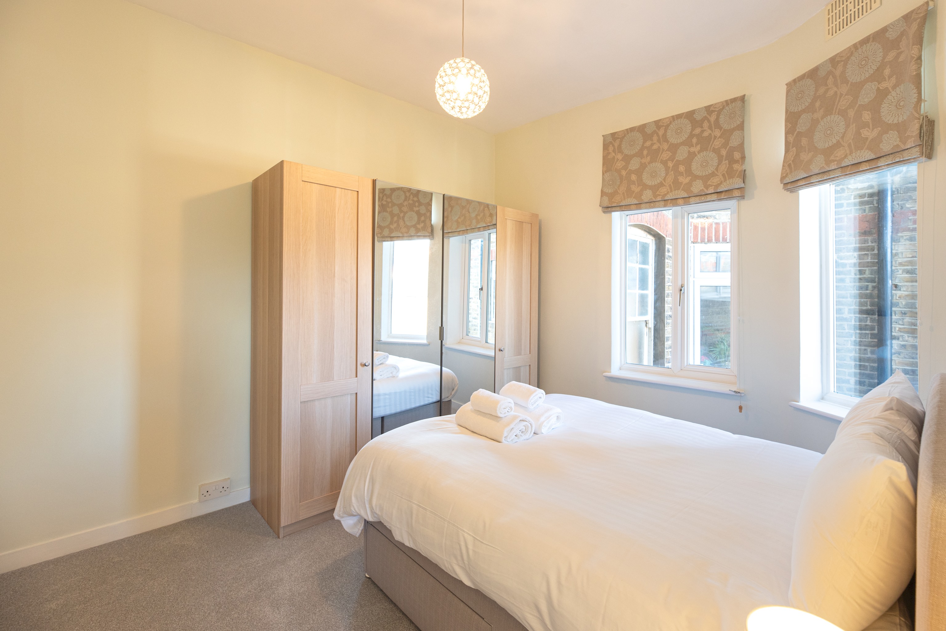 A beautiful 2-bed mansion-block flat in Putney - Pass the Keys in 151-153 Oakhill Rd, Flat 3 SW15 2QL - Property image 15 - VivreStays