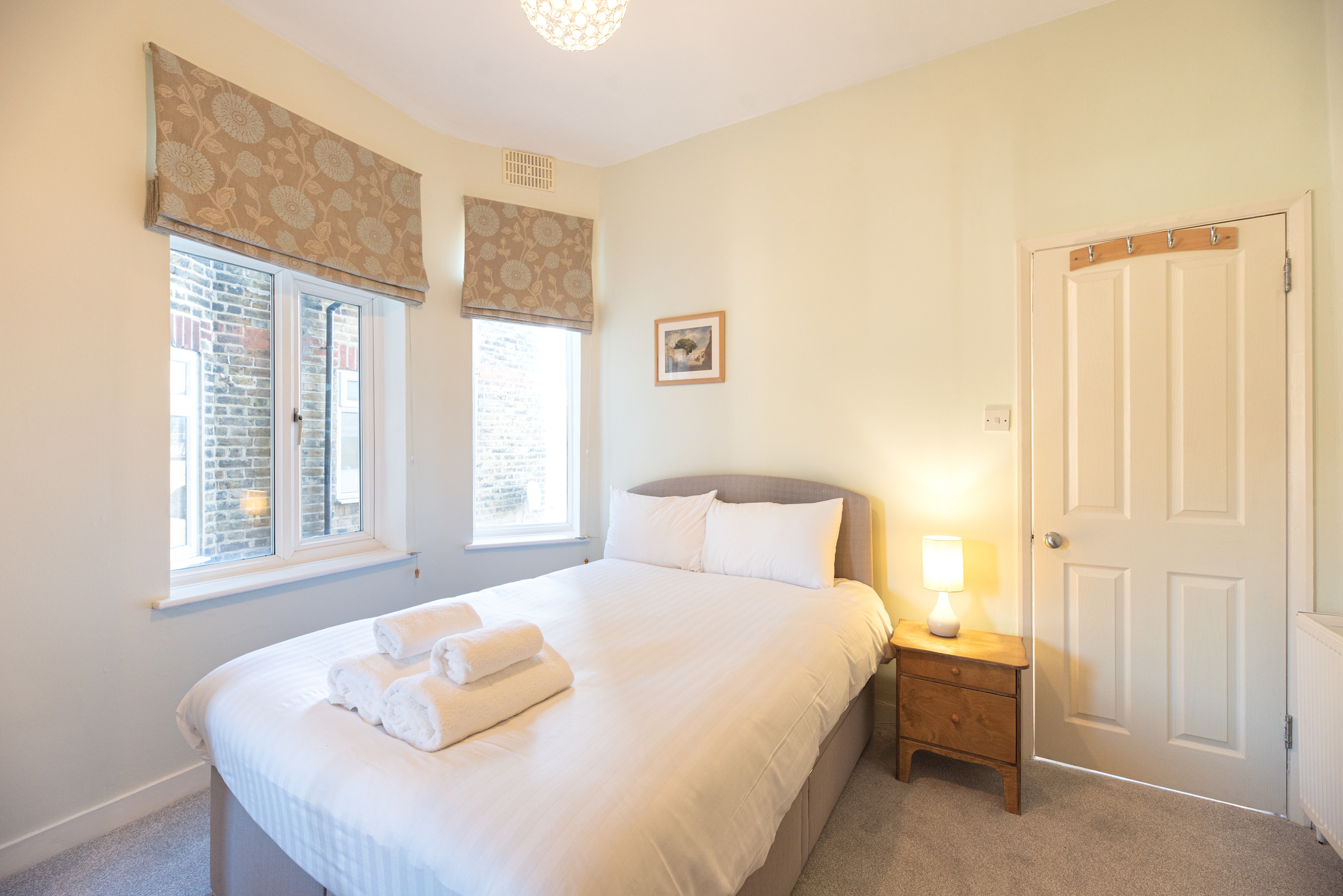 A beautiful 2-bed mansion-block flat in Putney - Pass the Keys in 151-153 Oakhill Rd, Flat 3 SW15 2QL - Property image 16 - VivreStays