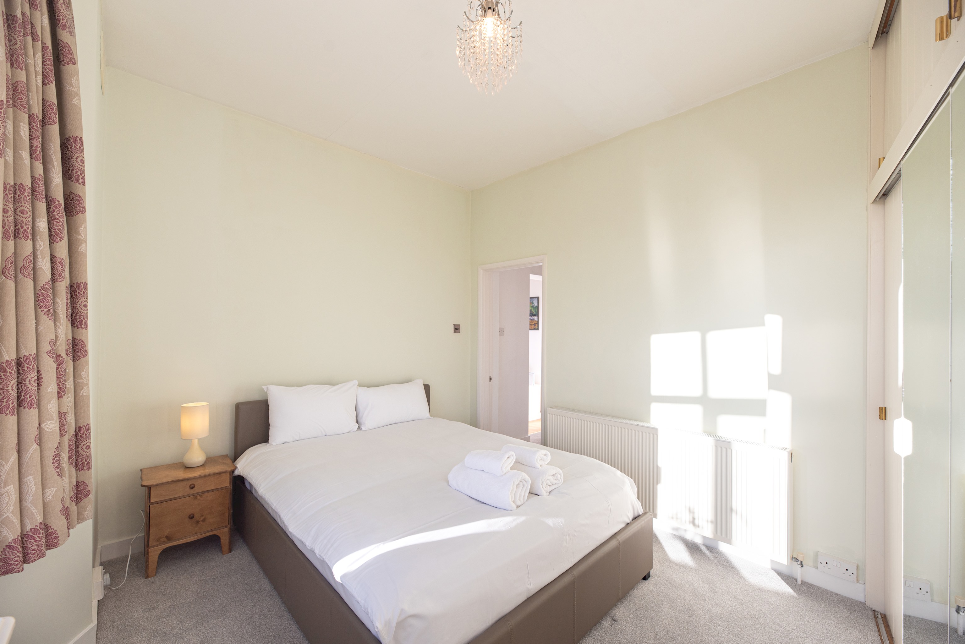 A beautiful 2-bed mansion-block flat in Putney - Pass the Keys in 151-153 Oakhill Rd, Flat 3 SW15 2QL - Property image 18 - VivreStays