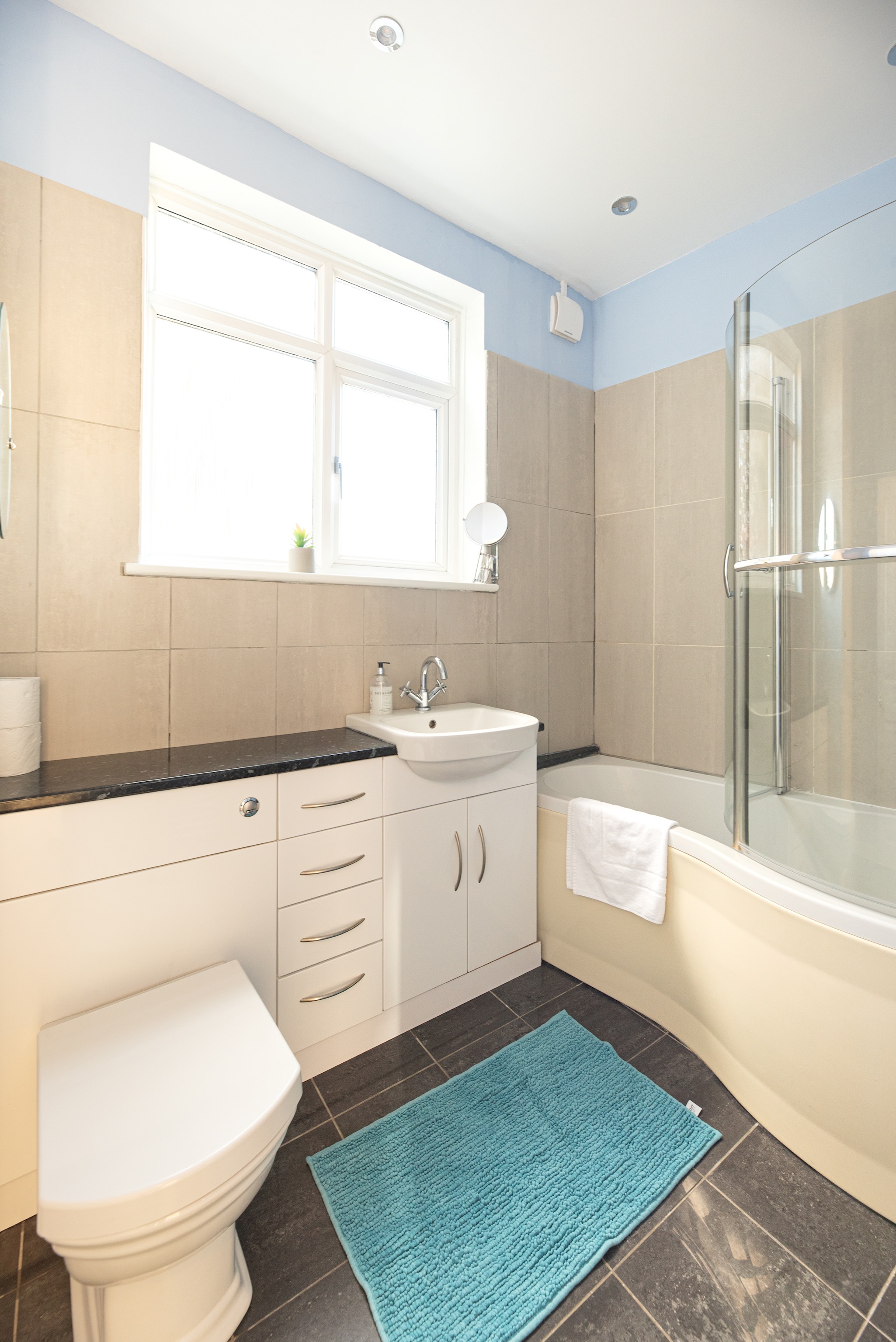 A beautiful 2-bed mansion-block flat in Putney - Pass the Keys in 151-153 Oakhill Rd, Flat 3 SW15 2QL - Property image 21 - VivreStays