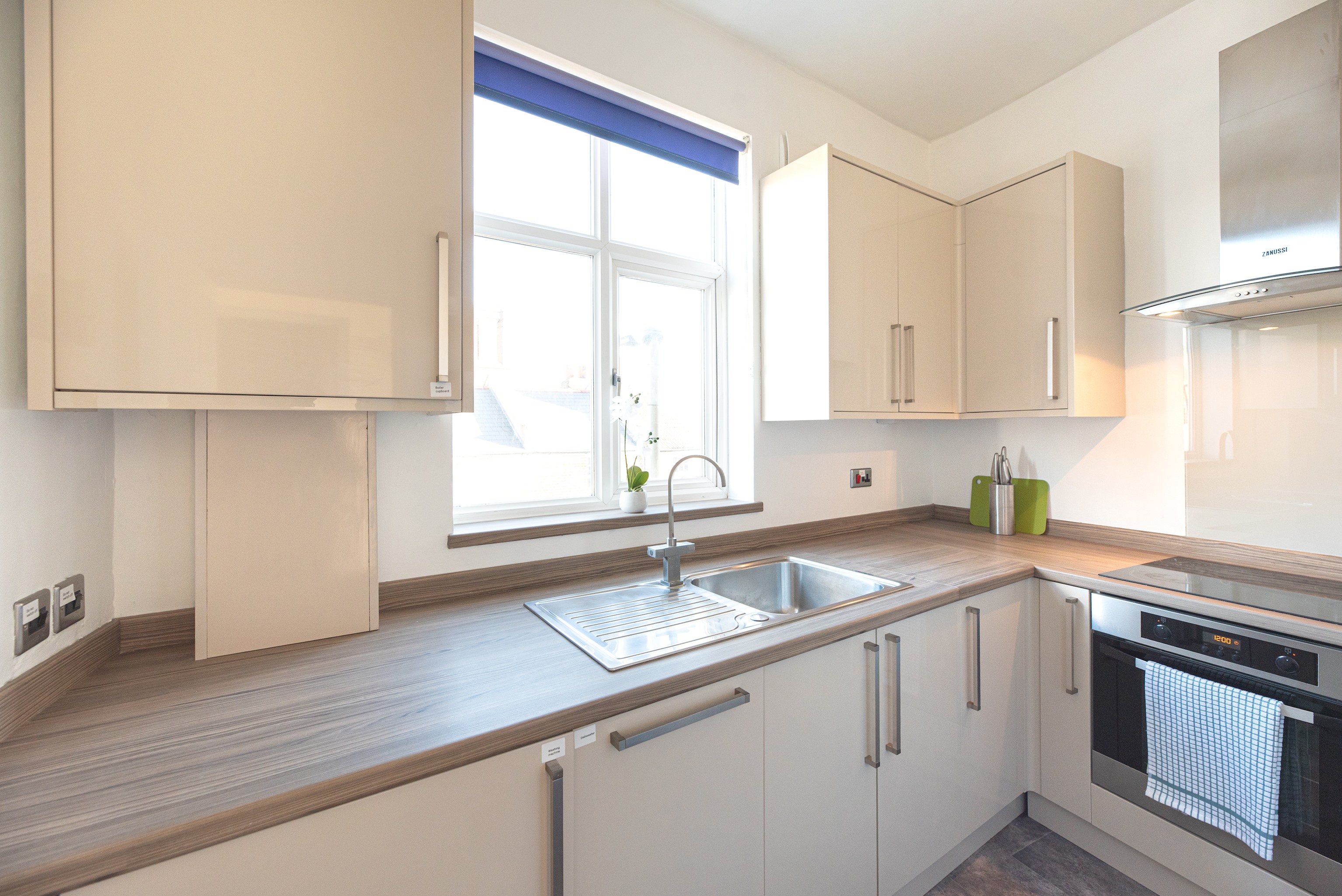 A beautiful 2-bed mansion-block flat in Putney - Pass the Keys in 151-153 Oakhill Rd, Flat 3 SW15 2QL - Property image 27 - VivreStays