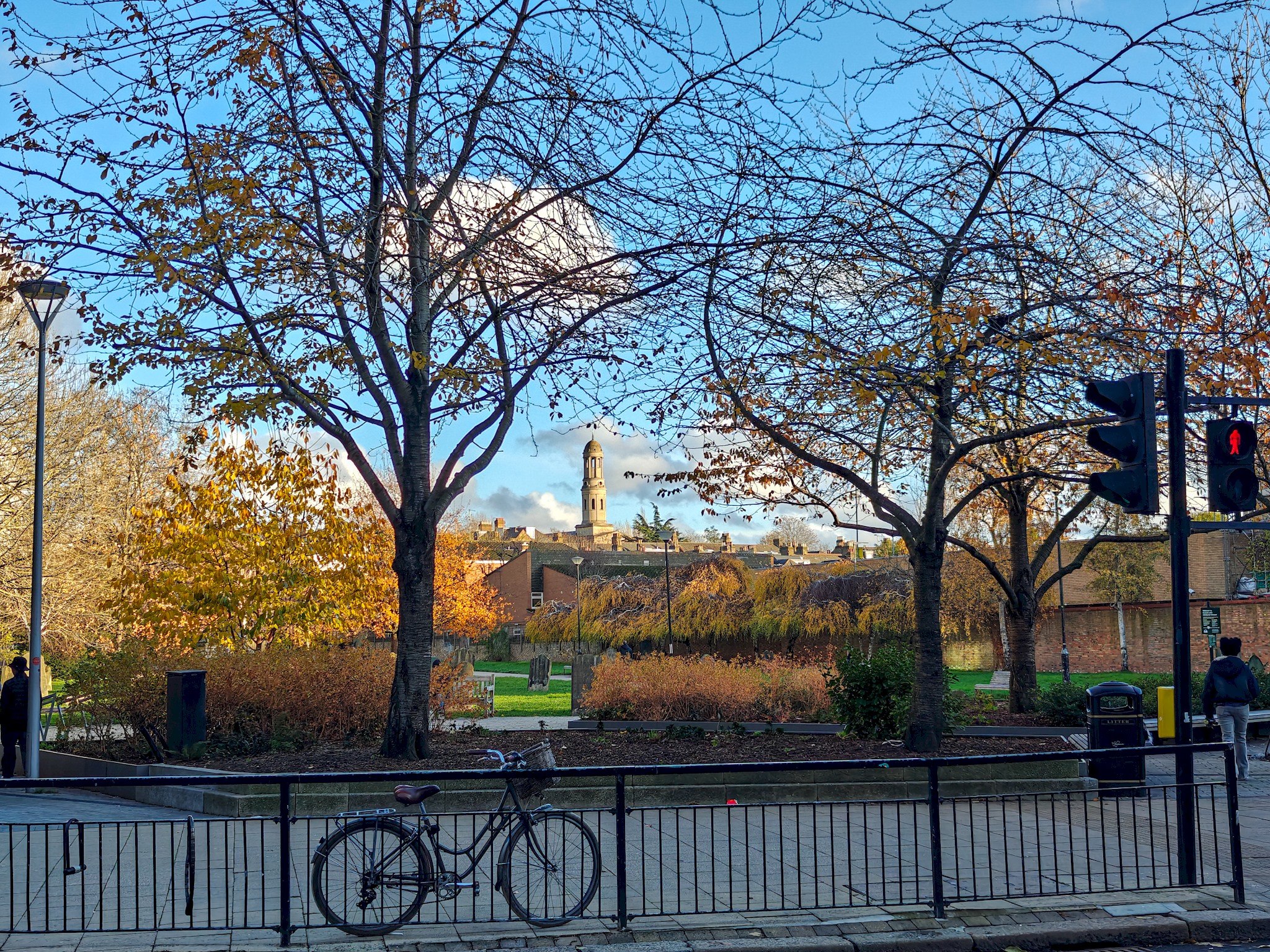 A beautiful 2-bed mansion-block flat in Putney - Pass the Keys in 151-153 Oakhill Rd, Flat 3 SW15 2QL - Property image 54 - VivreStays